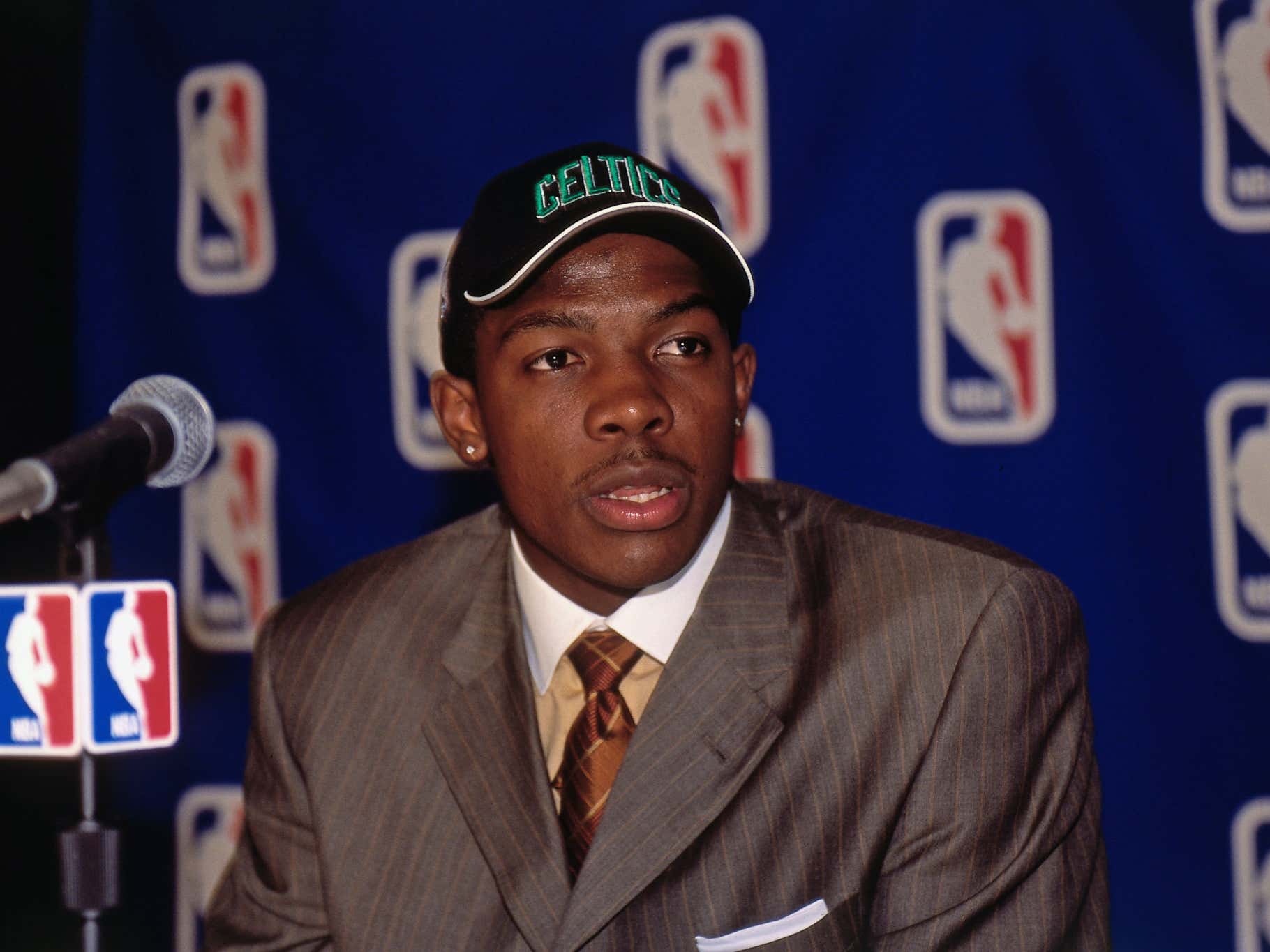 After 20 Years Joe Johnson Is Once Again A Boston Celtic!!!! Barstool