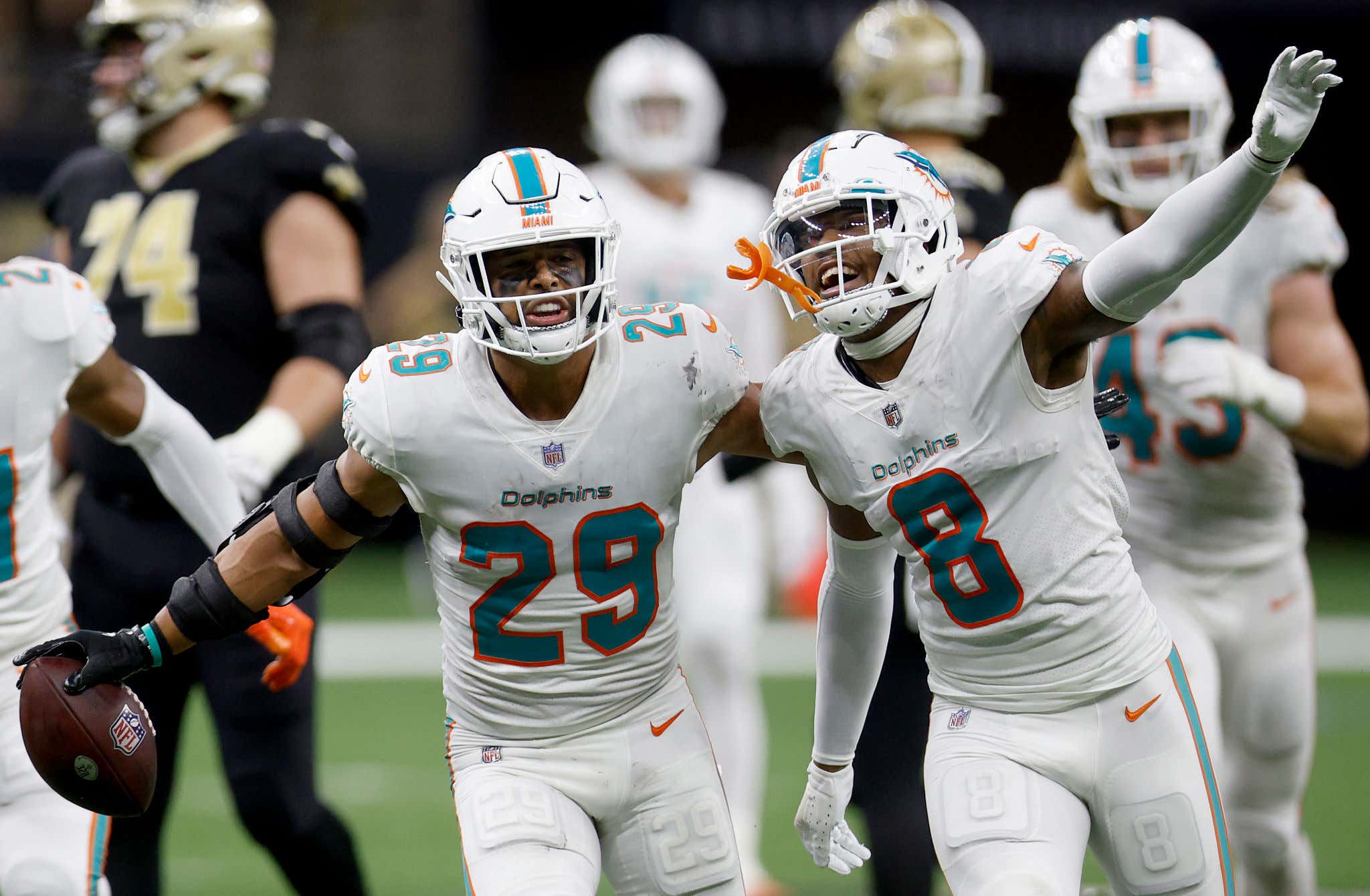 Dolphins Diary Week 16: Booking Seven Straight