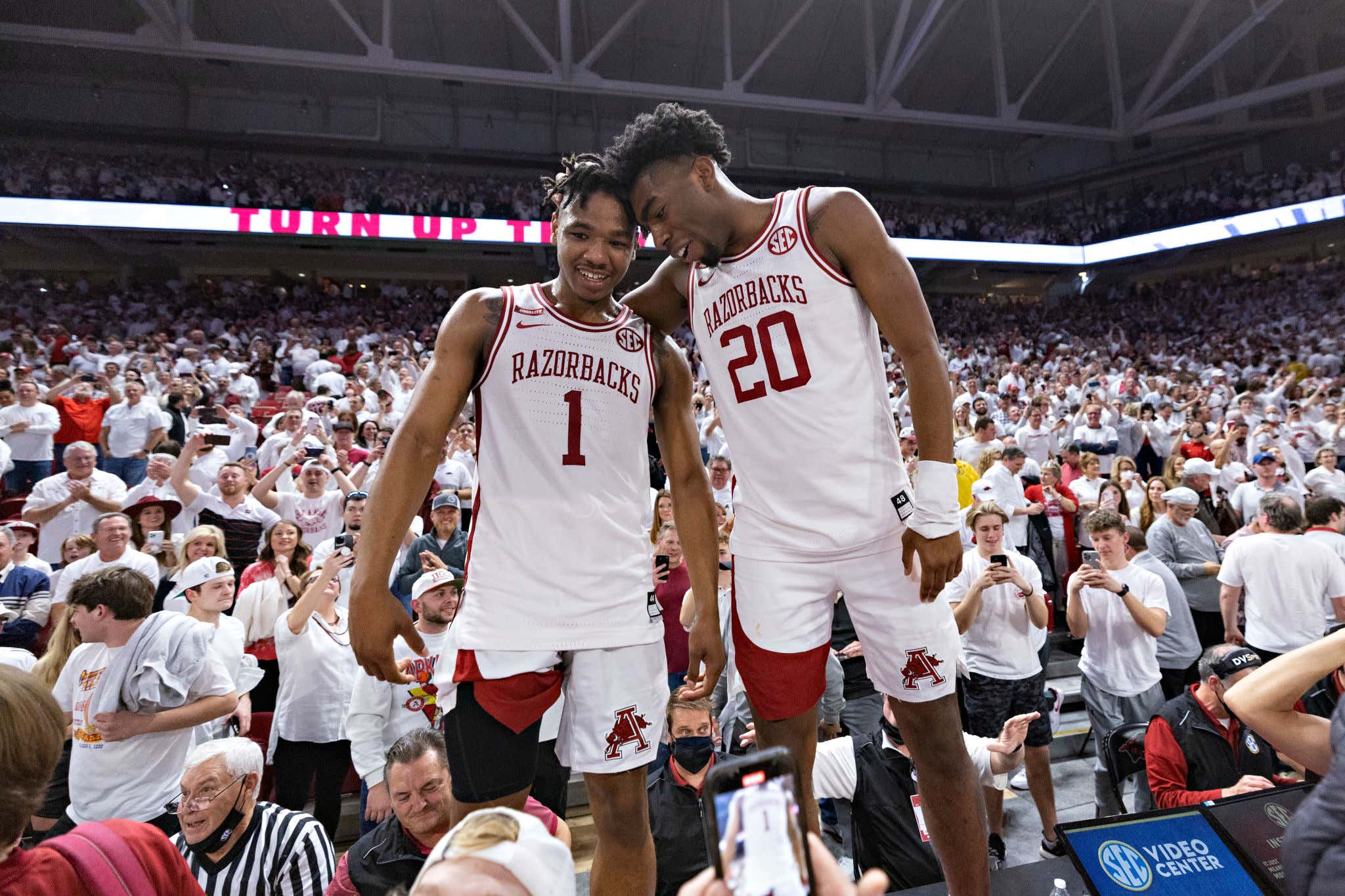 Dancing On Logos, A Perfect Court Storm And A Shirtless Muss Partying. In Other Words ... DOWN GOES NO. 1 AUBURN