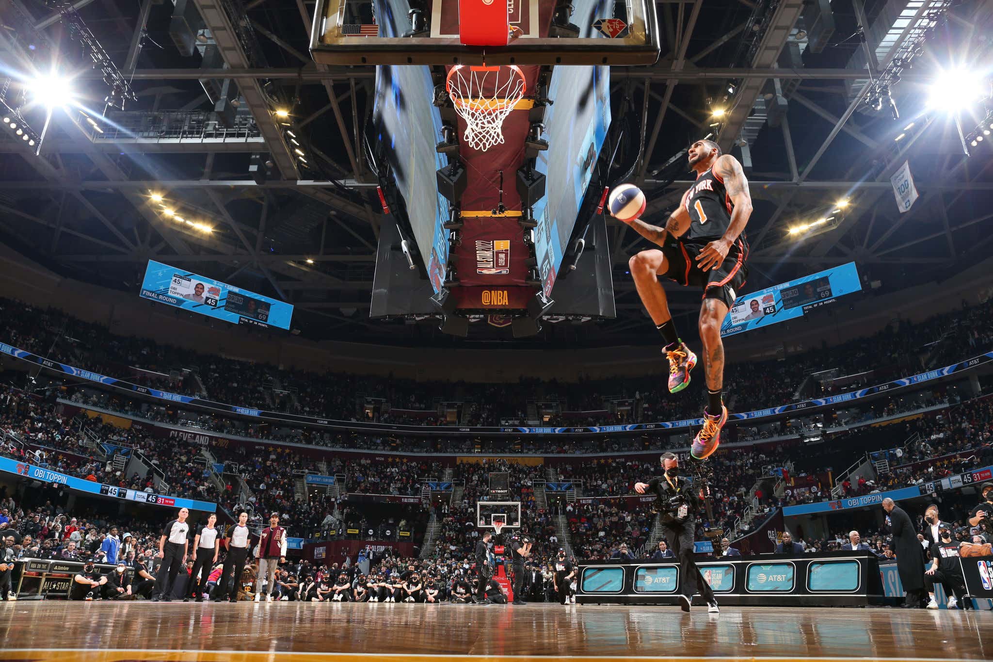 AIN'T NO STOPPIN OBI TOPPIN FROM WINNING THE MOTHERFUCKING DUNK CONTEST