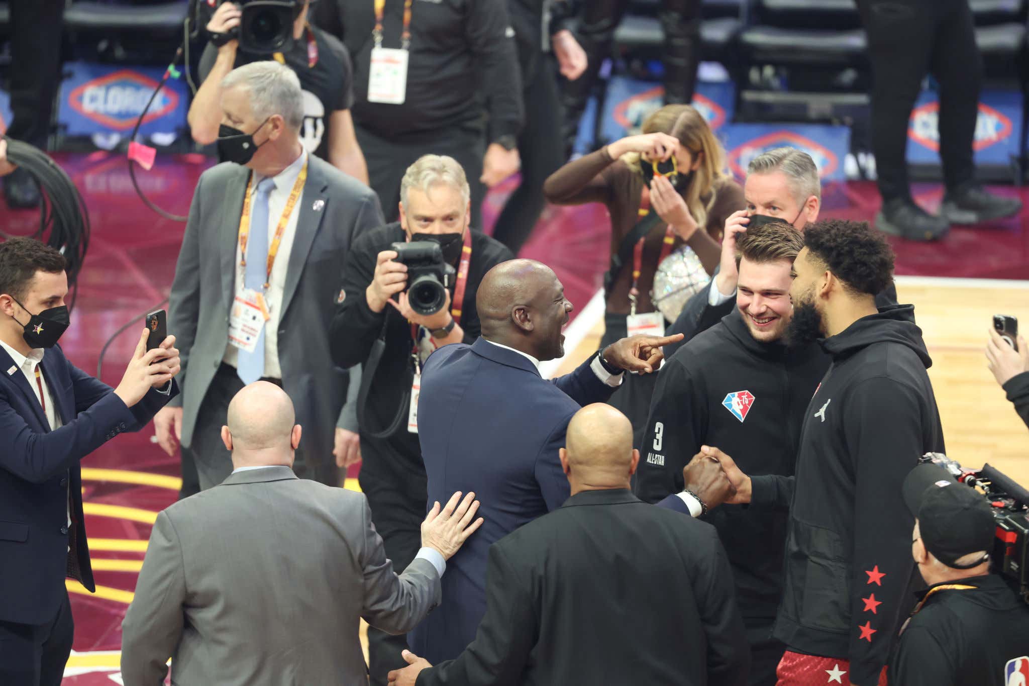 'I Remember What You Did To My Team. Fuck You.' - Michael Jordan Is About To Suit Up For The Hornets Just To Take Down KAT