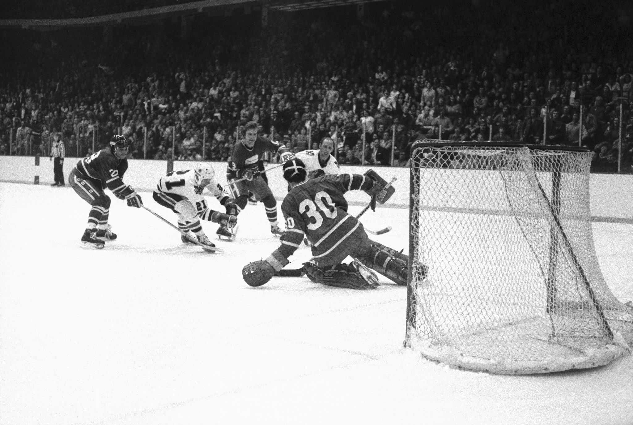 On This Date in Sports February 27, 1977: Stan Mikita 500