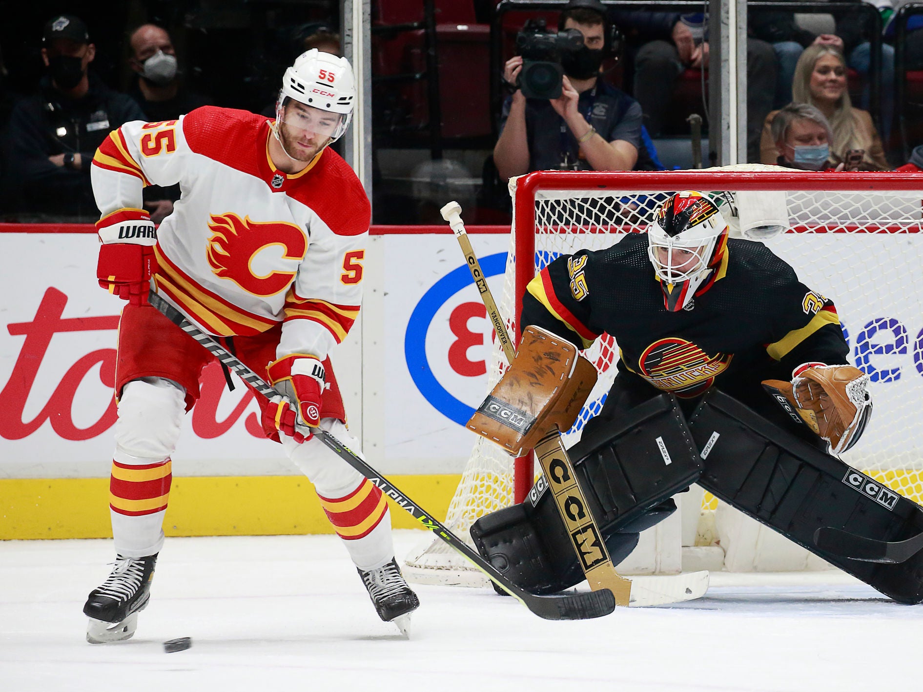 Canucks Goalie Thatcher Demko Got Robbed At Gunpoint While In The Minors
