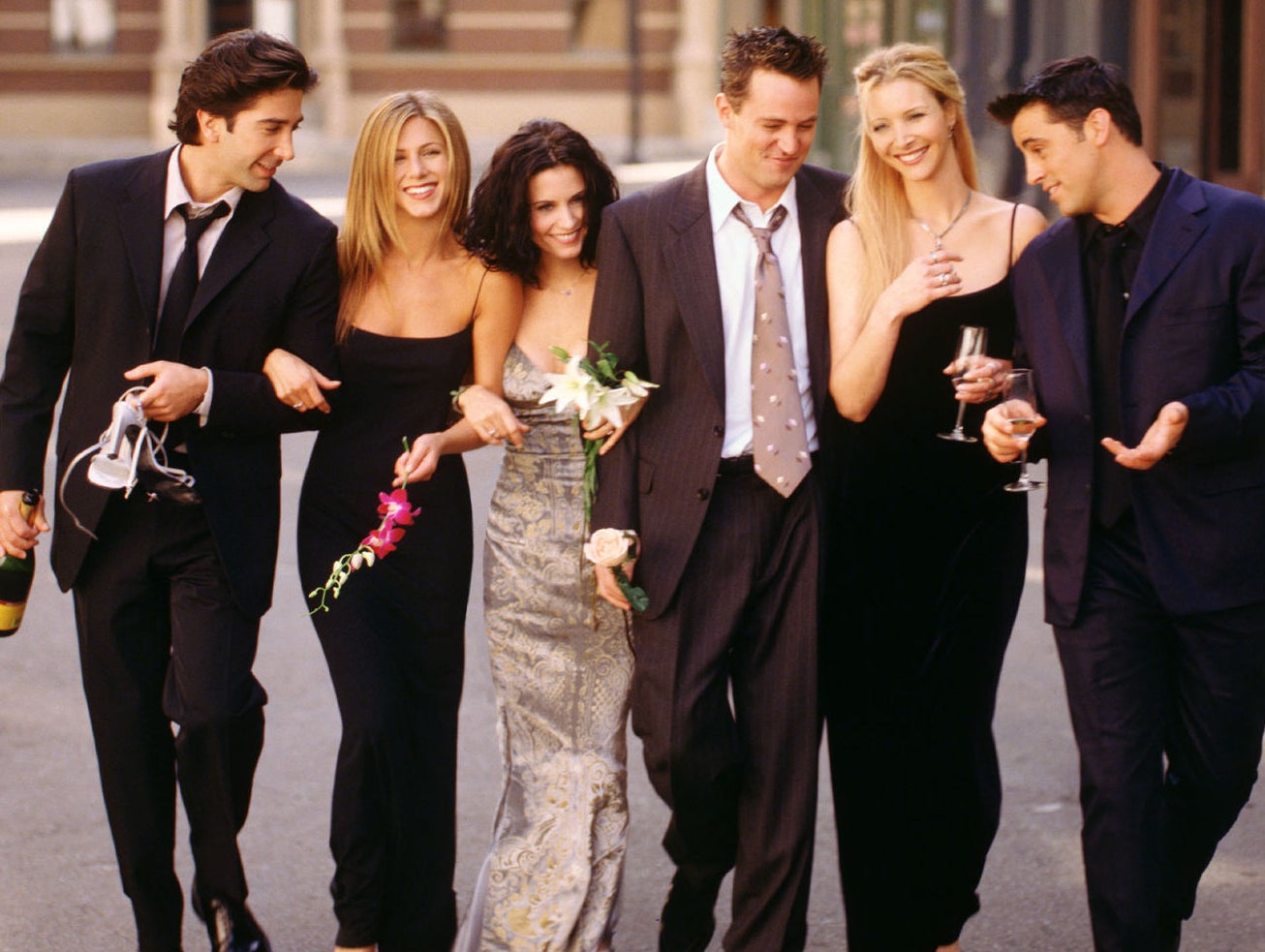 Lisa Kudrow Mentioned A New Cast Taking Over 'Friends' And Let's Not Do That