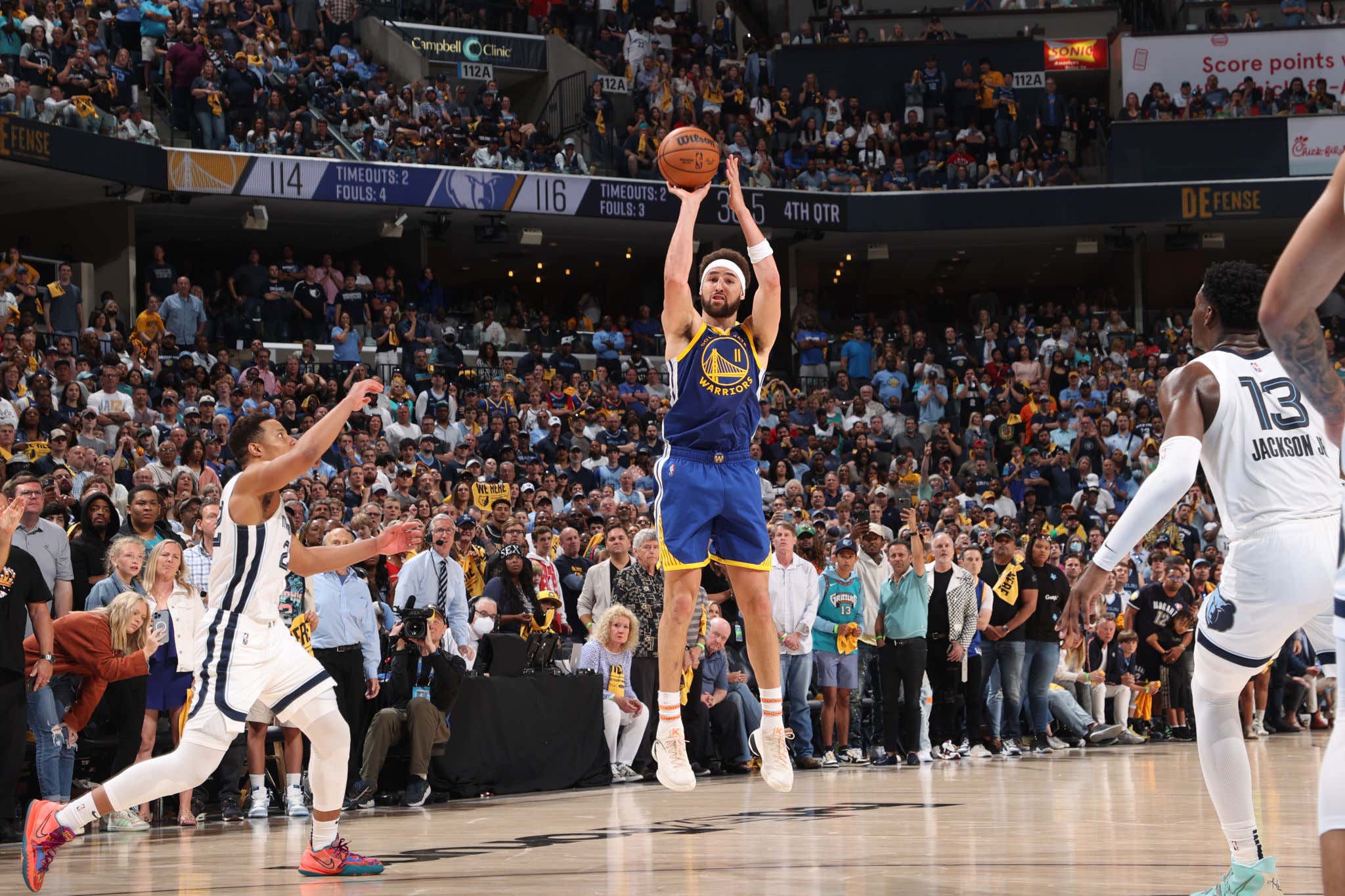 Klay Thompson's Late Game Heroics Help The Warriors Pull Out A Huge ...