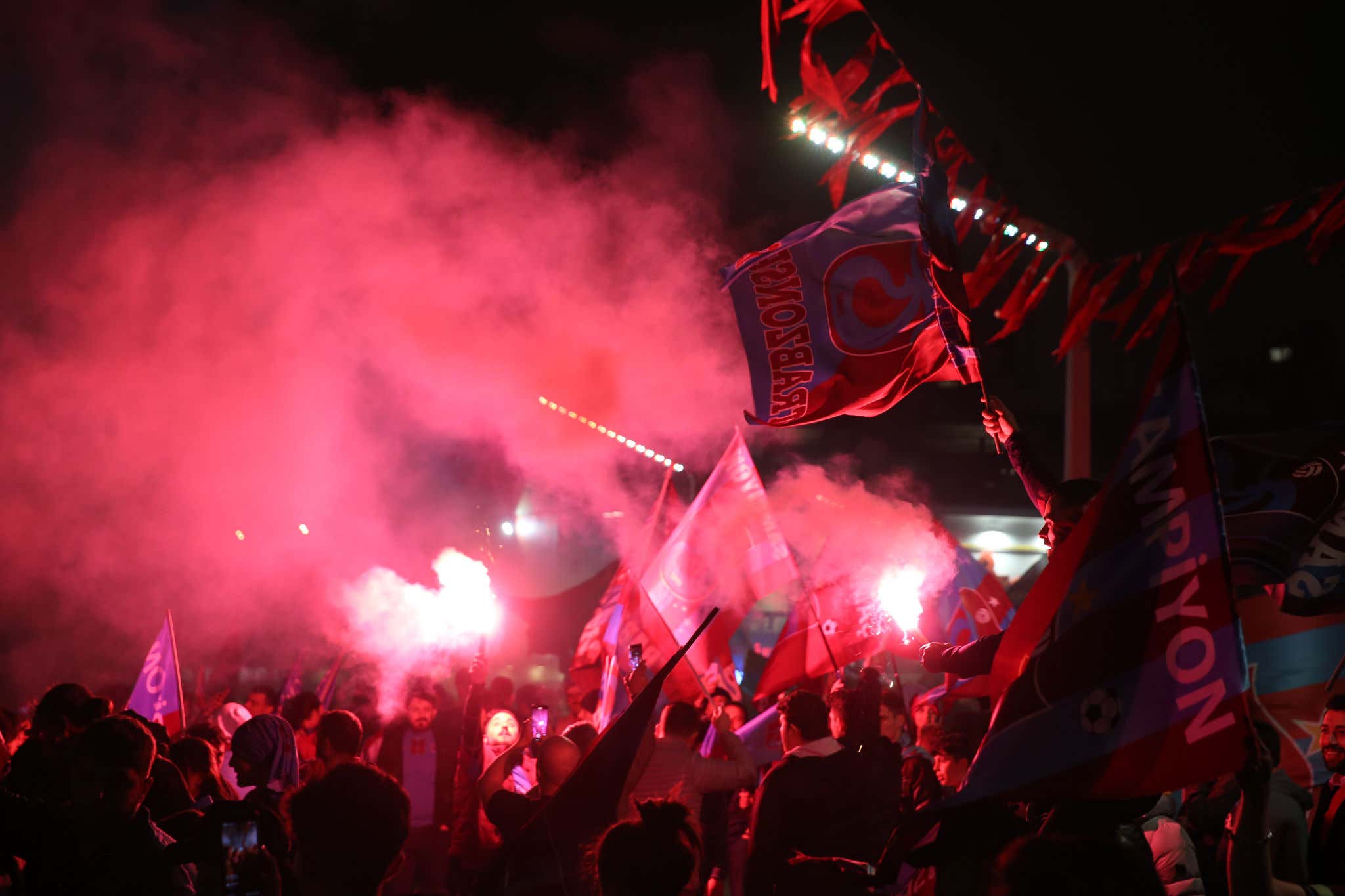 The Scenes Of Trabzonspor Fans Partying All Night After Winning The Turkish League Is One Of The Coolest Celebrations You'll See