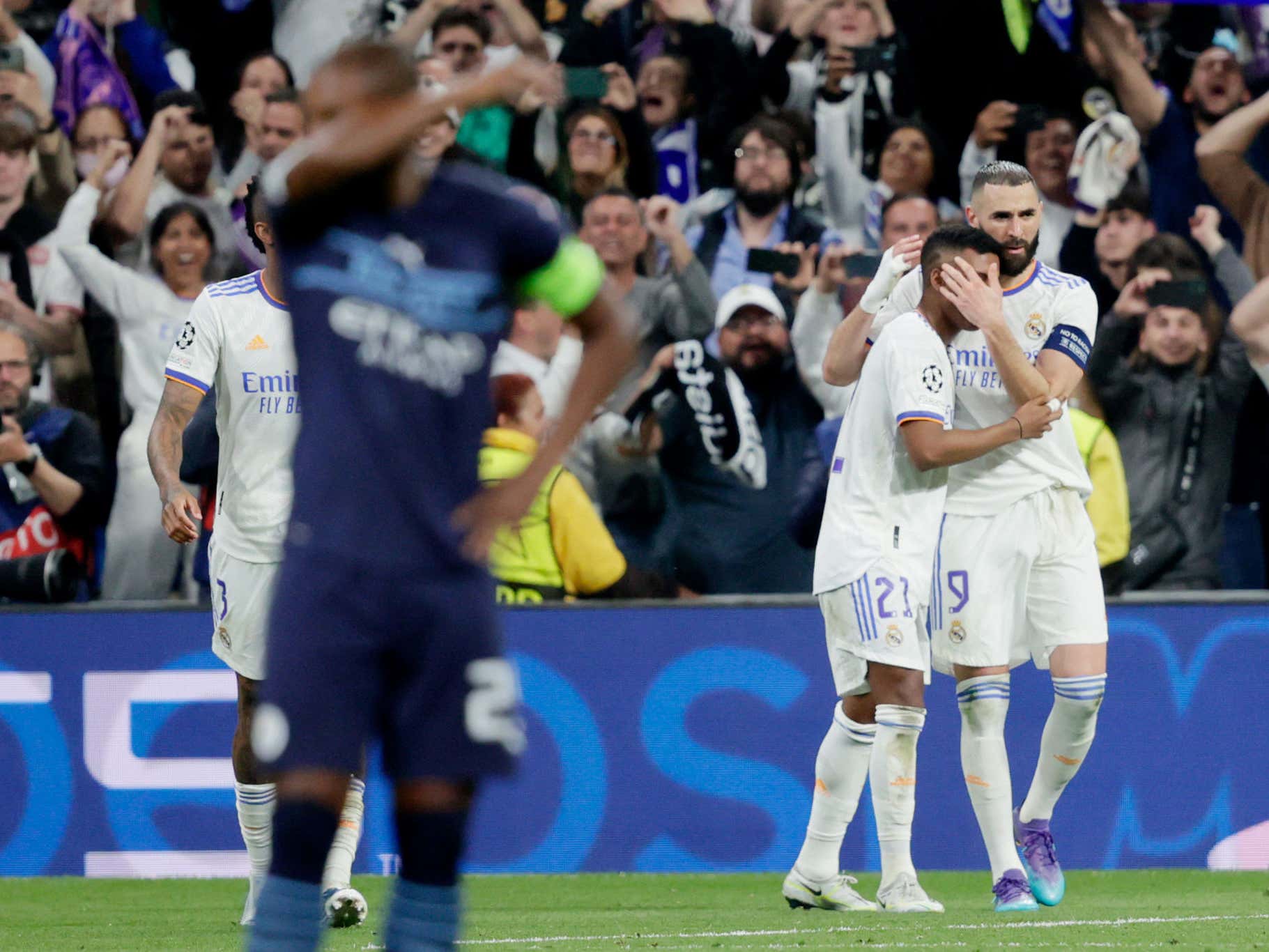 MAYHEM Real Madrid Scores Twice In The 90th Minute To Rip Manchester