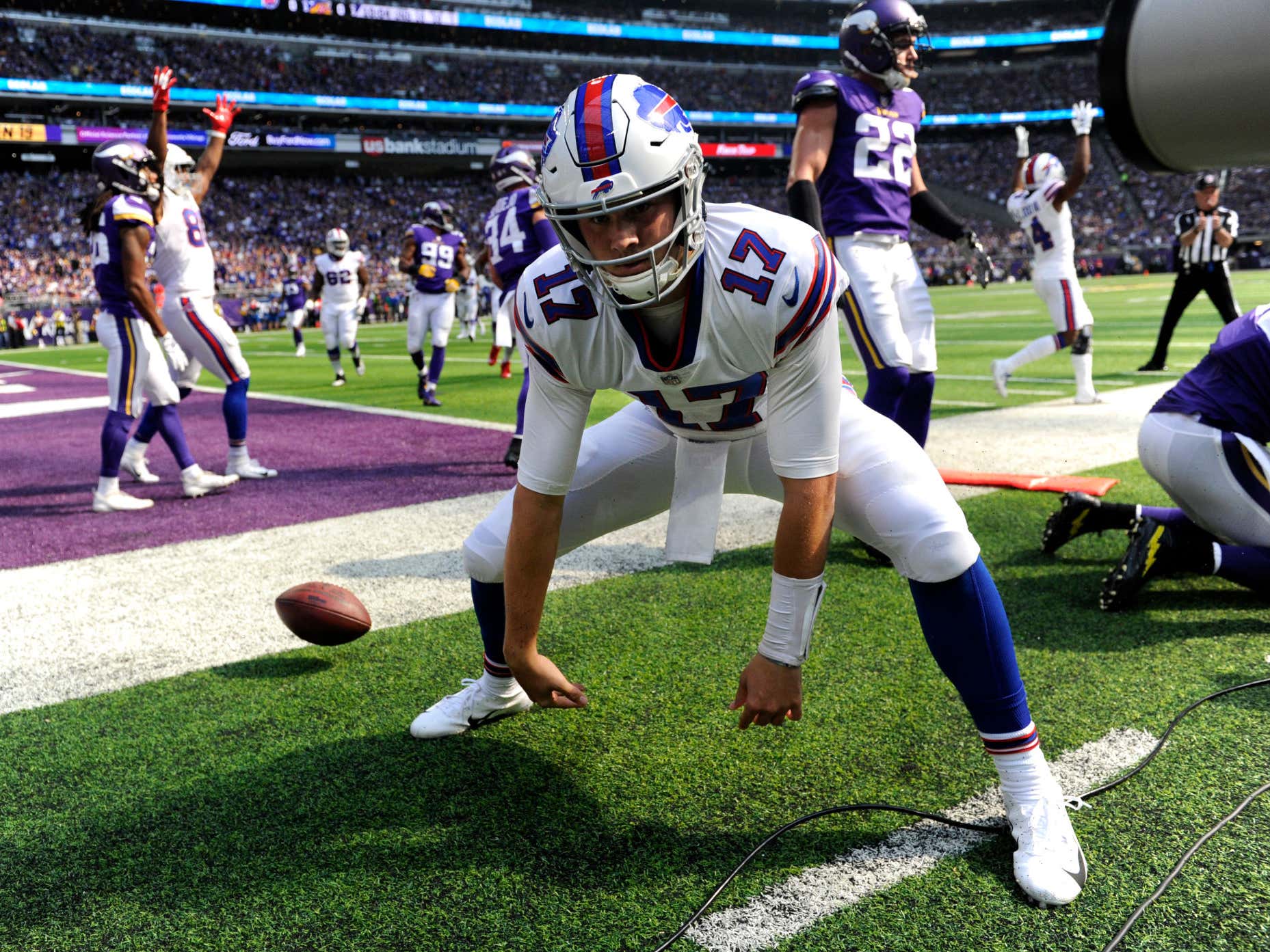 LEADER Josh Allen Apparently Spends Every Day Trying To Hit Bills