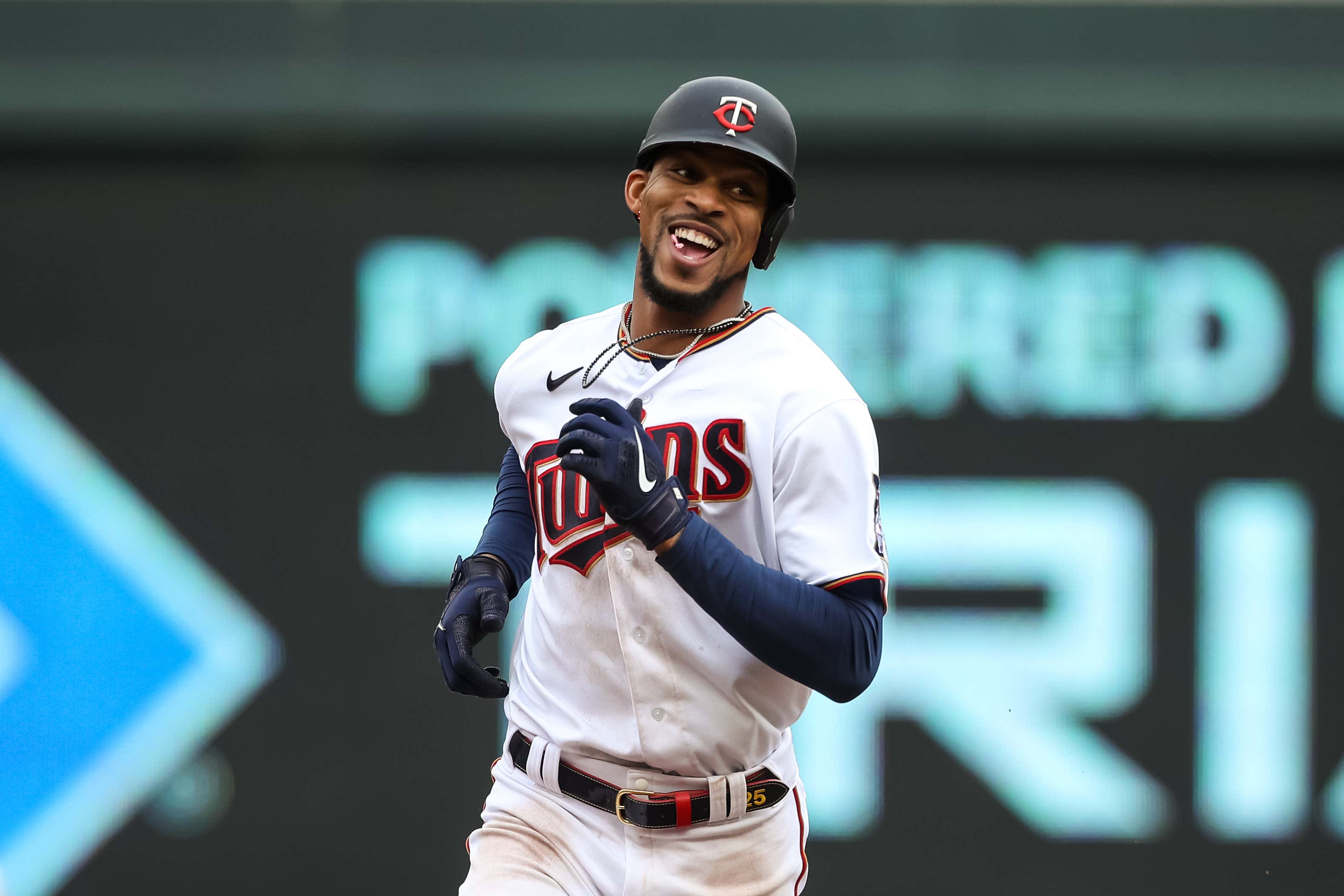 Twins Star Byron Buxton Made This Young Fan's Day After Some Scumbag Stole An Autographed Buxton Ball Meant For The Young Fan