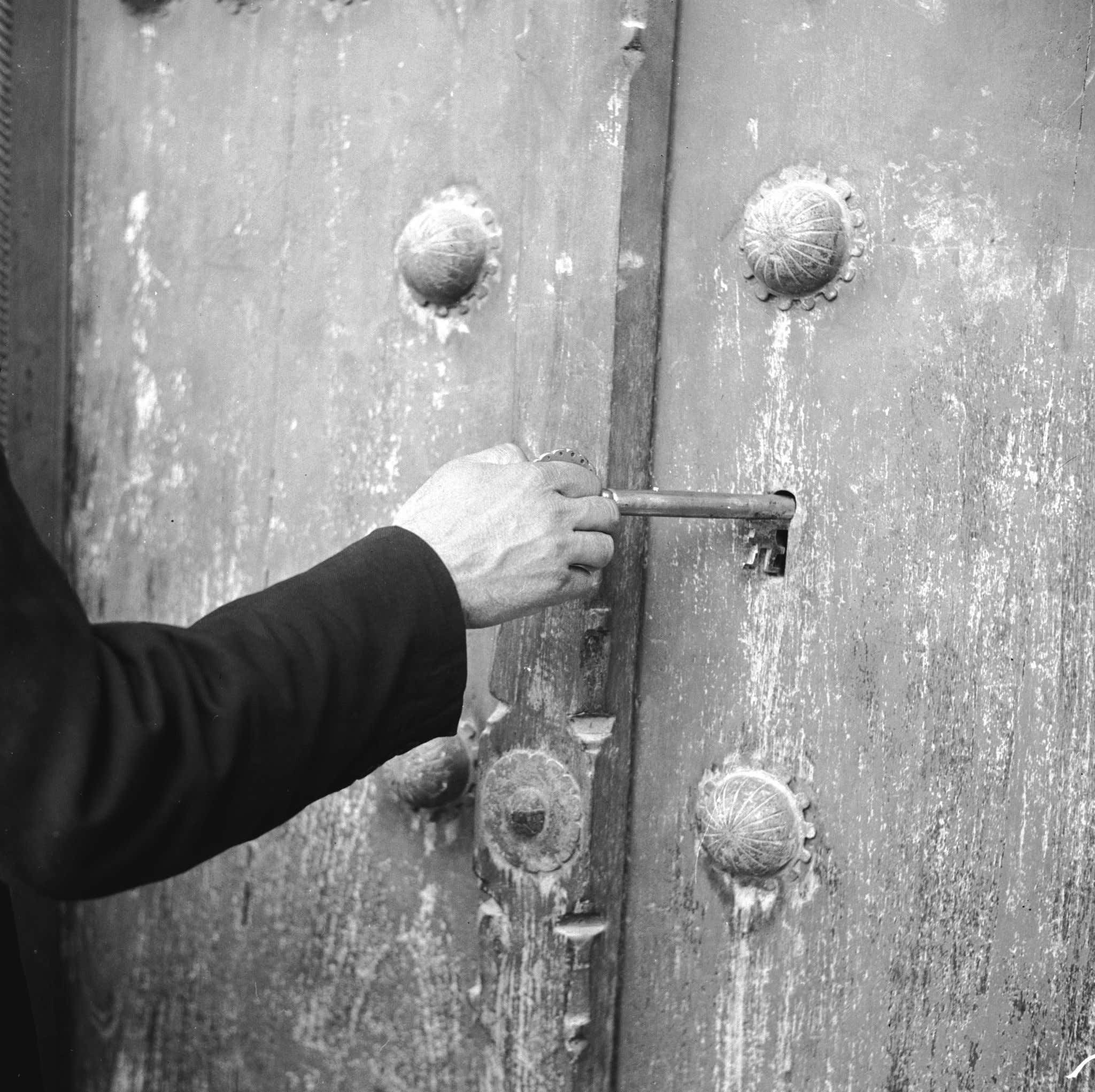 Closed Door Meetings = Winning Streaks