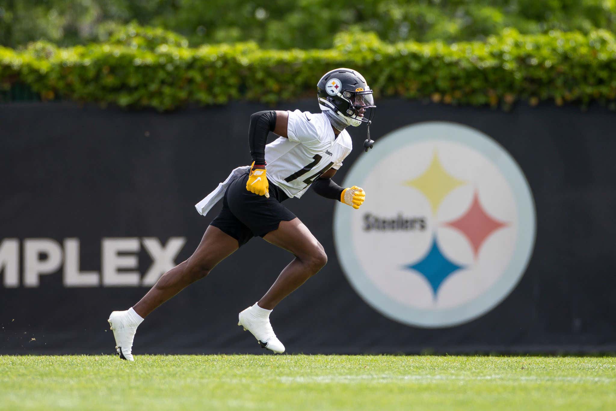 Rookie Camp Day 1: Steelers WR George Pickens Talks Pro-Style