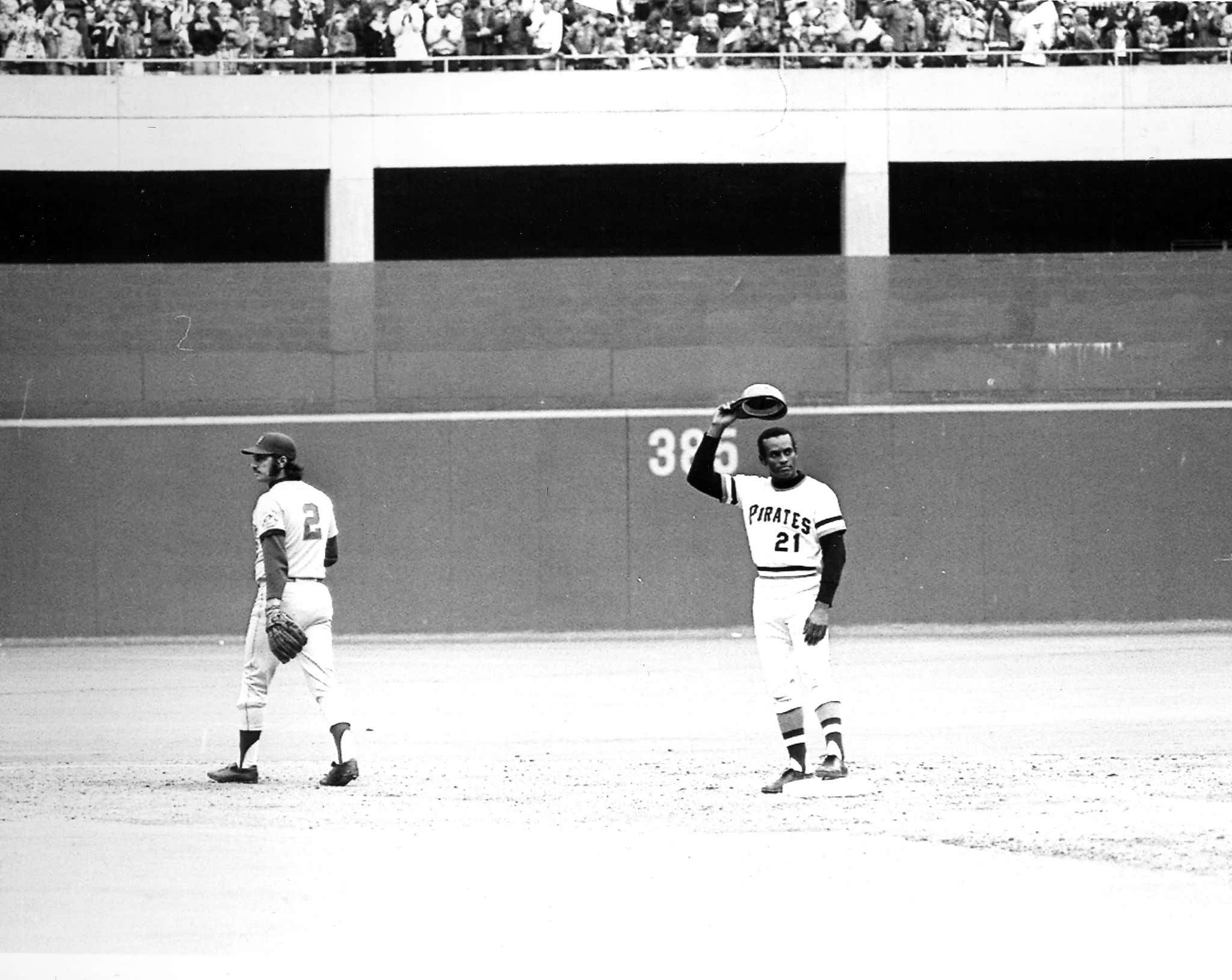 On This Date in Sports September 30, 1972: Clemente 3000