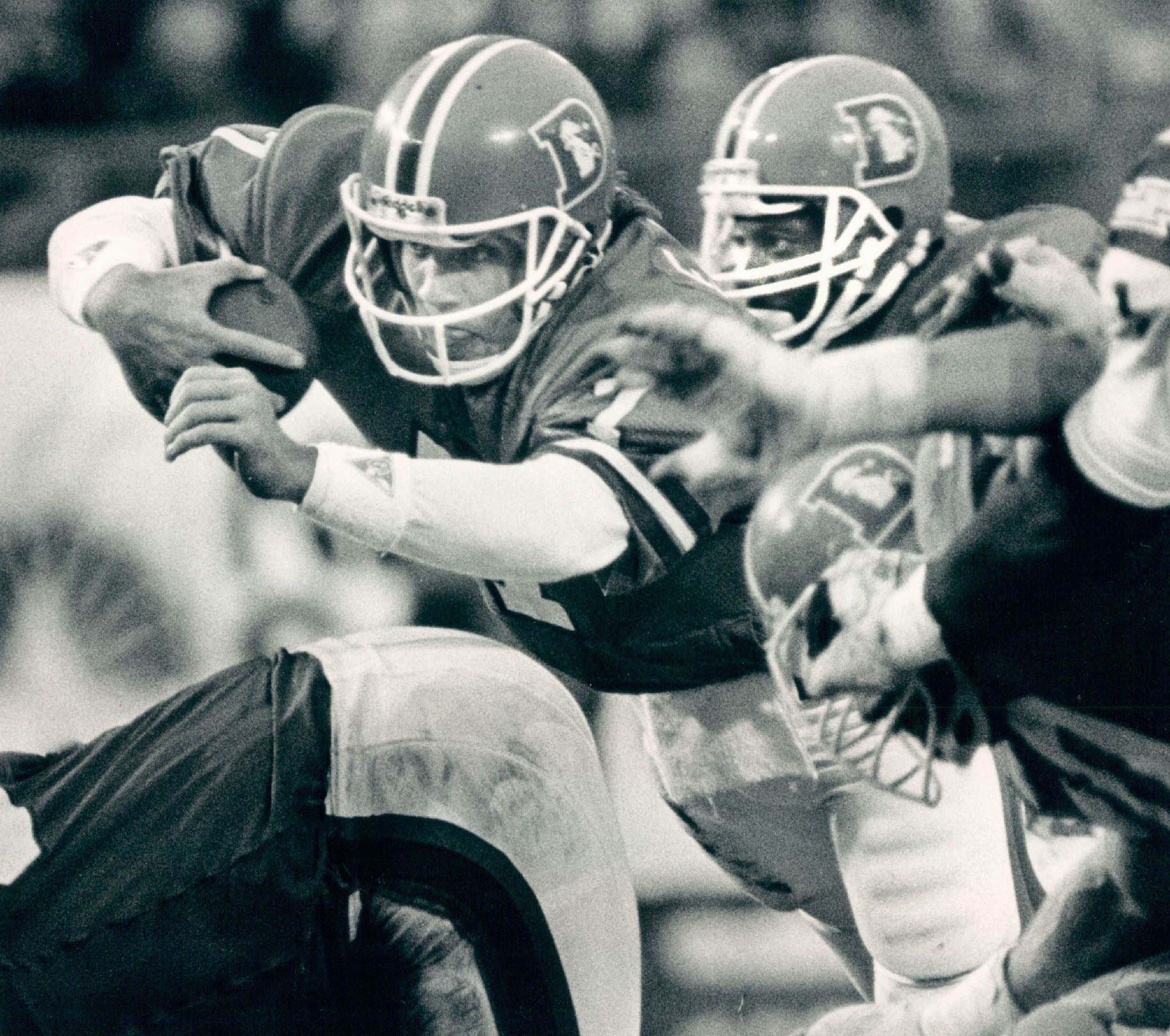 On This Date in Sports November 17, 1985: Block Party