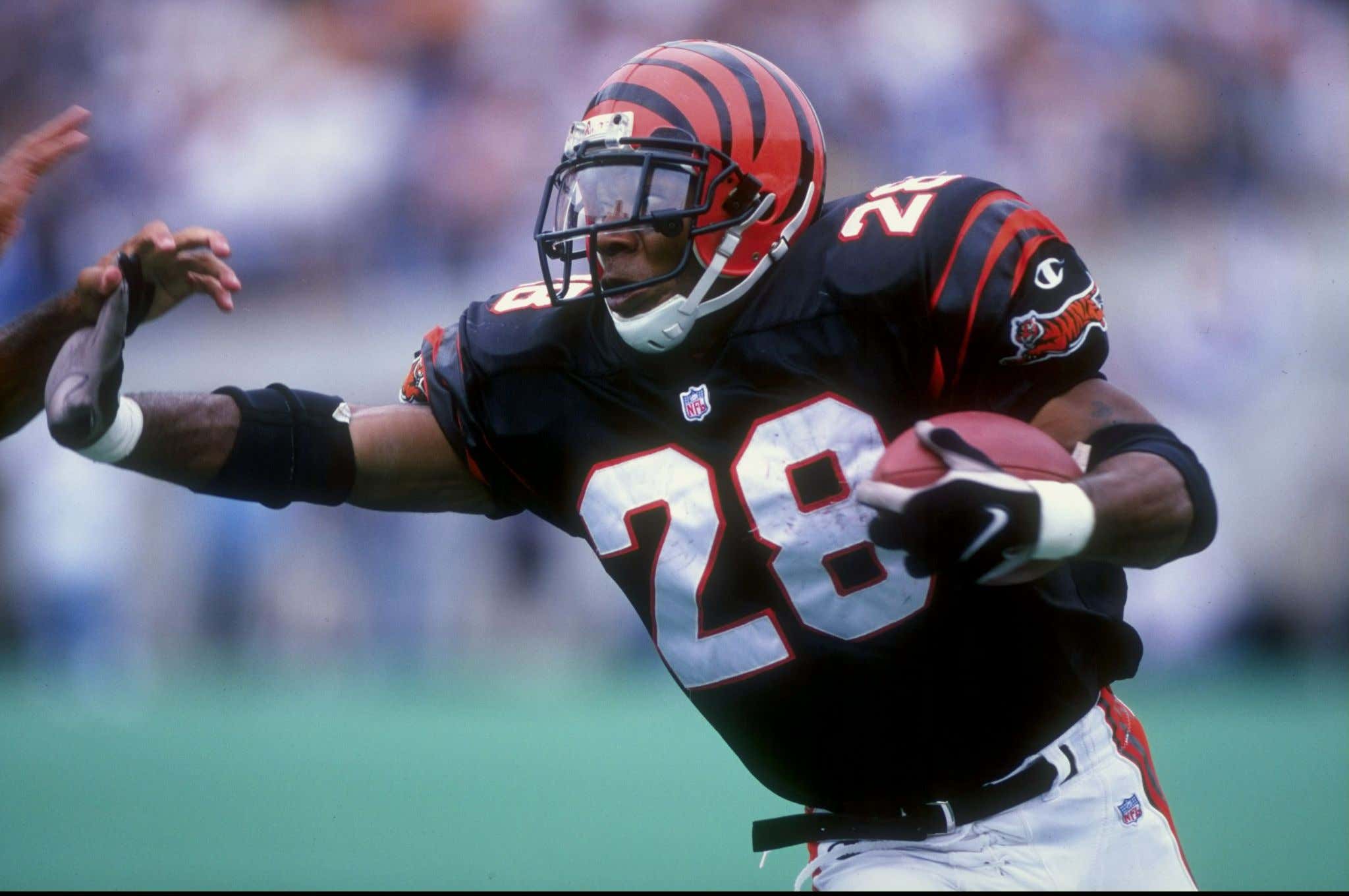 On This Date in Sports December 4, 1997: Dillon Runs Down the Oilers