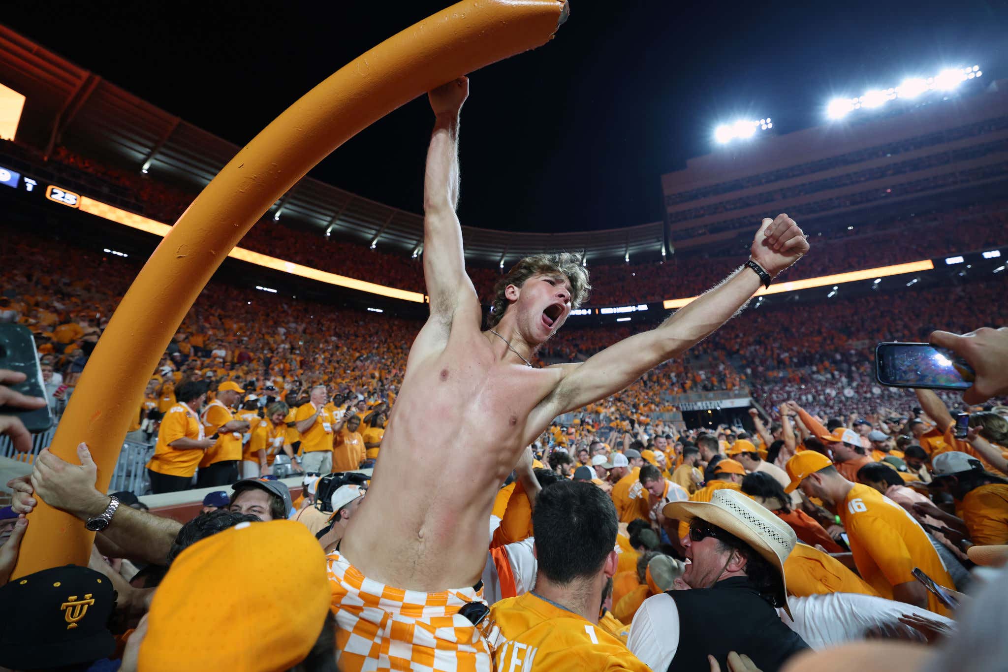 The City Of Knoxville Wants To Ban Beer Sales At Tennessee Games In 2023 Because The Fans Were Too Awesome This Season