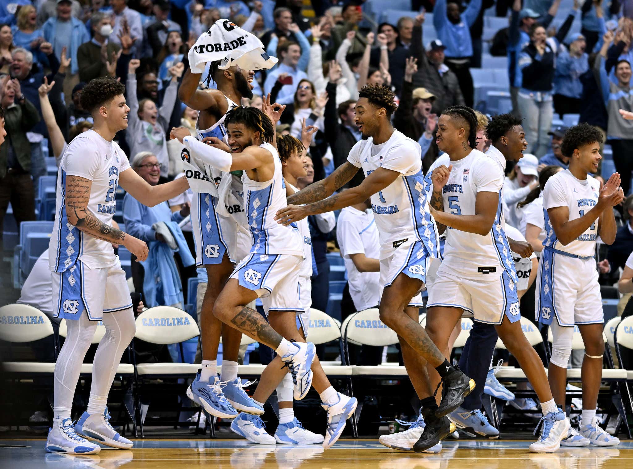 Highlight Of UNC's Season: The Dean Smith Center Goes Fucking Bananas After A Walk-On Drills A 3 To Win Everyone Free Biscuits