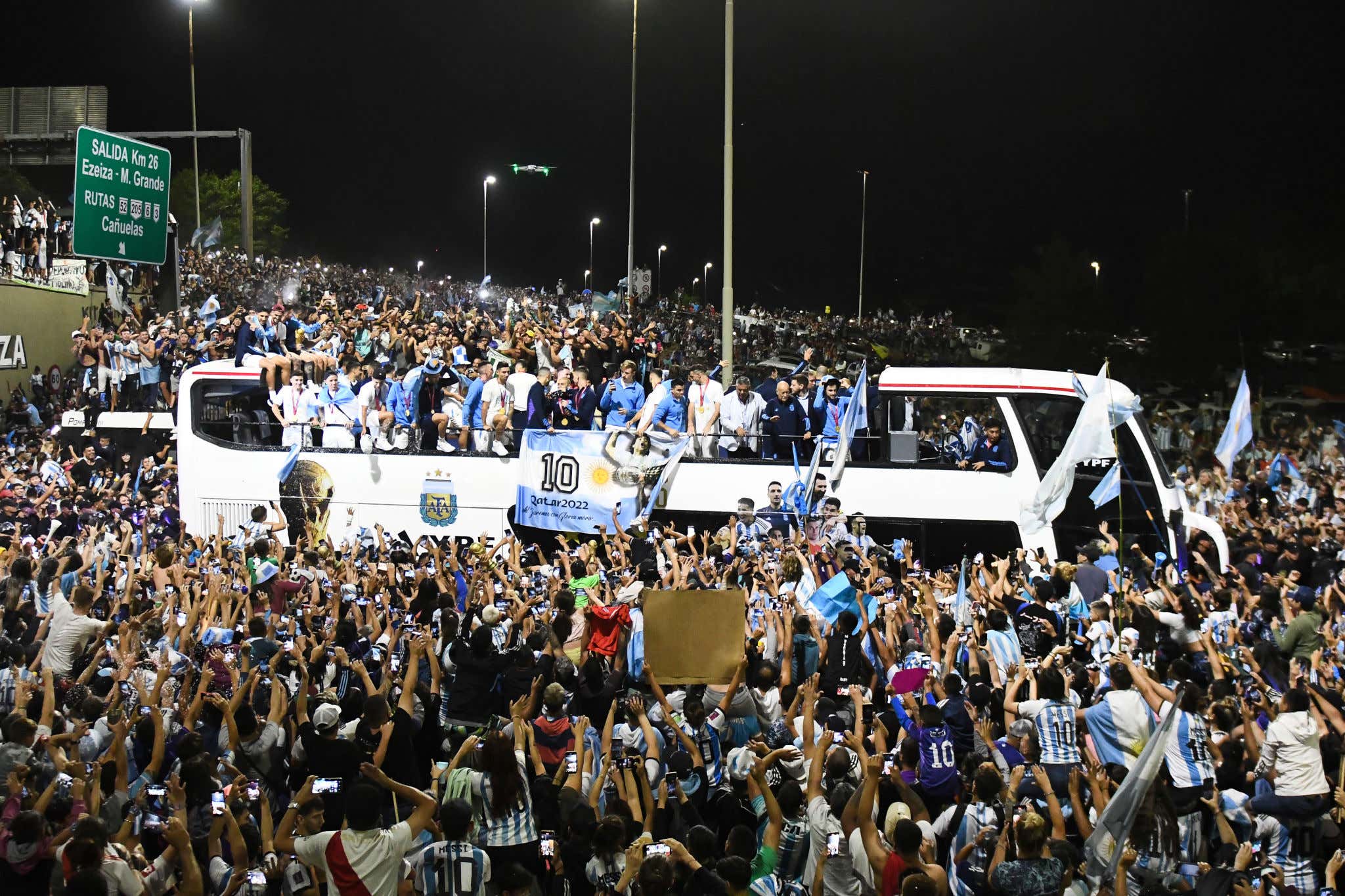 Argentina Is Putting On A Masterclass Of Partying And Showing The World How A Championship Parade Day Should Be Done