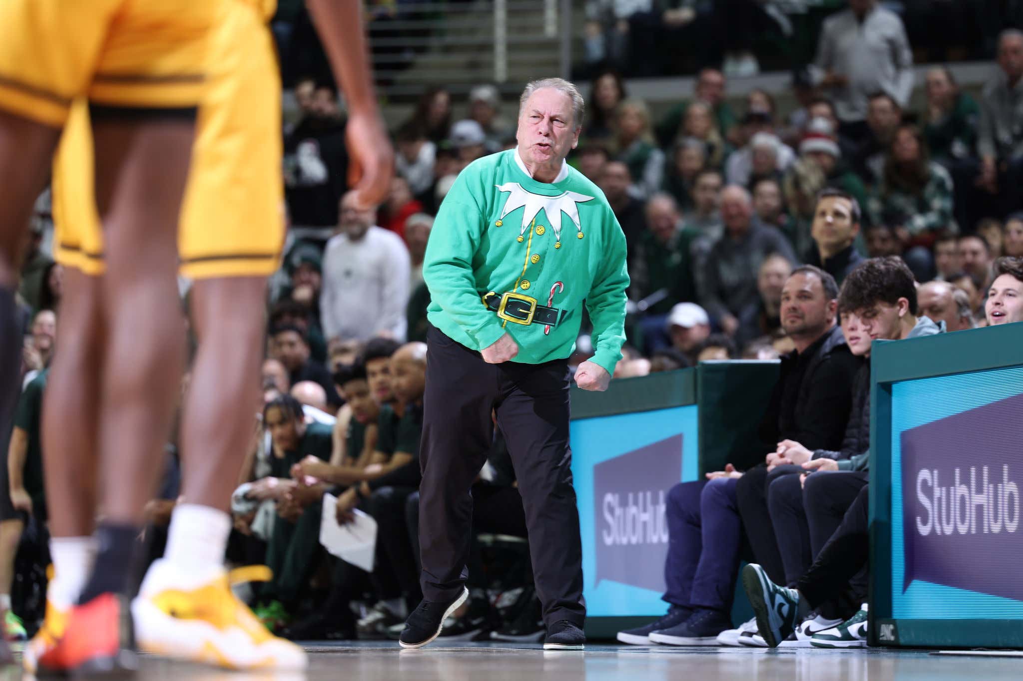 Tom Izzo Losing His Damn Mind While Wearing An Ugly Sweater Is The Funniest Moment We'll See In A College Hoops Game