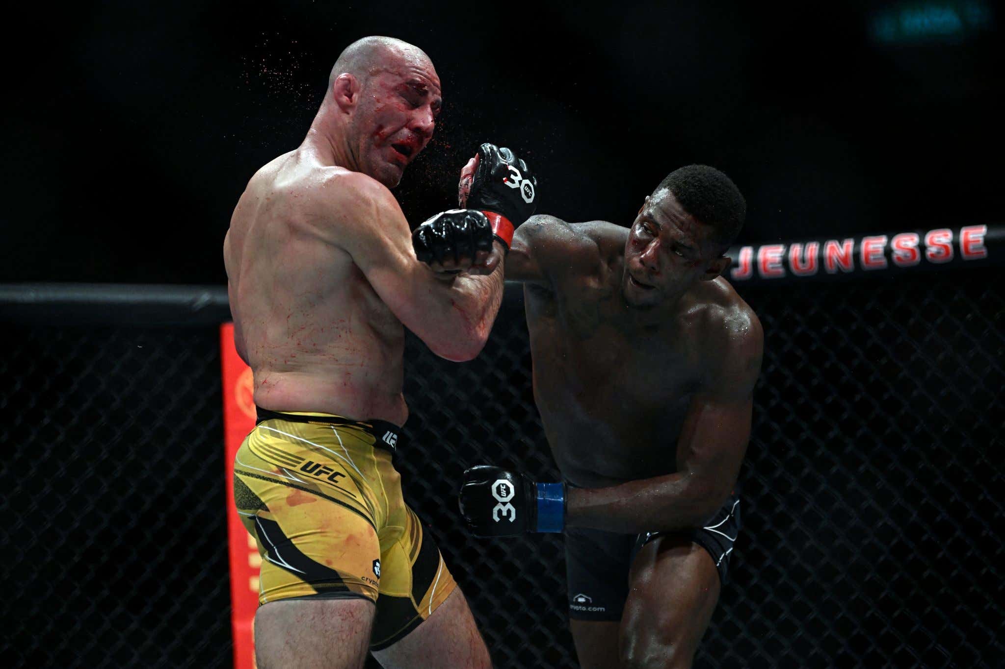 Jamahal Hill Beats Glover Teixeira's Ass For Five Straight Rounds To Win The UFC Light Heavyweight Championship