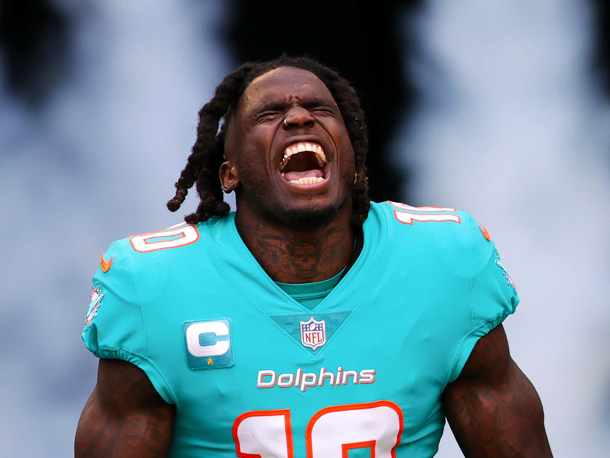 Tyreek Hill Is Going To Pay The Salary Of The Camera Man Who Got Fired For Giving Him His Phone