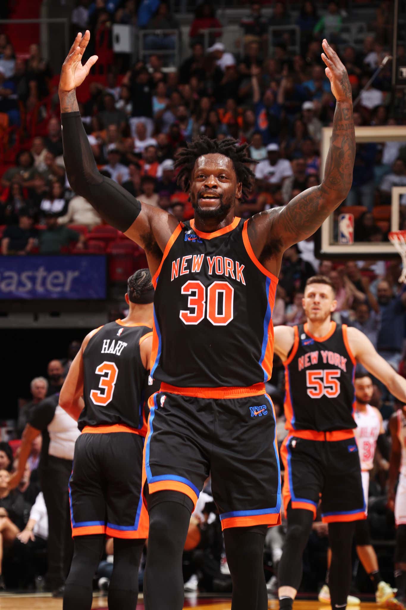 Julius Randle's Entire Tenure As A Knick Was Summed Up In A Wild 30 Second Sequence That Ended With Him Giving The Knicks Their 8th Win In A Row