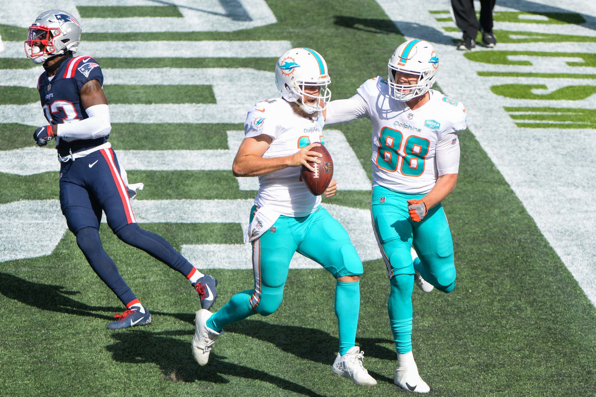 With the Addition of Mike Gesicki, Belichick's Free Agency Strategy Starts to Make Sense