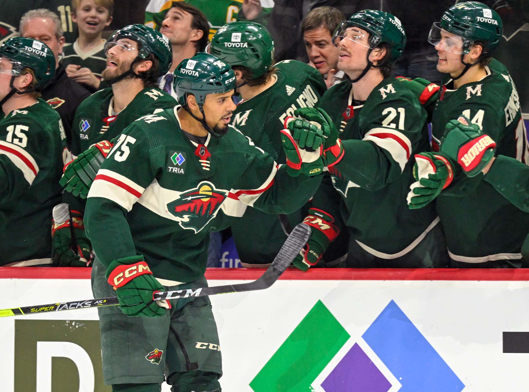 Wayne Gretzky Better Watch That Ass Before Ryan Reaves Breaks His Goal