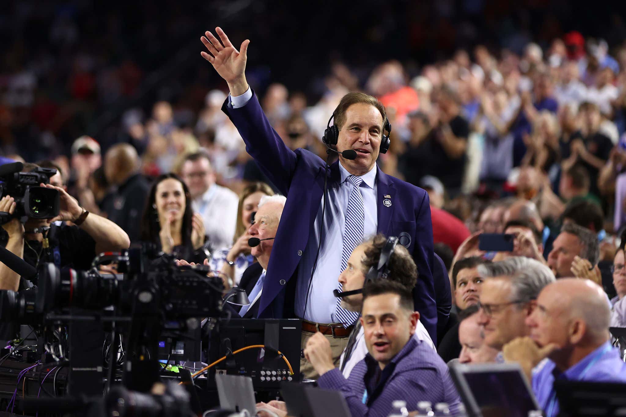 Goodbye Friends: Houston Should Keep Giving Jim Nantz A Standing Ovation During Every Single Game During His Last Final Four