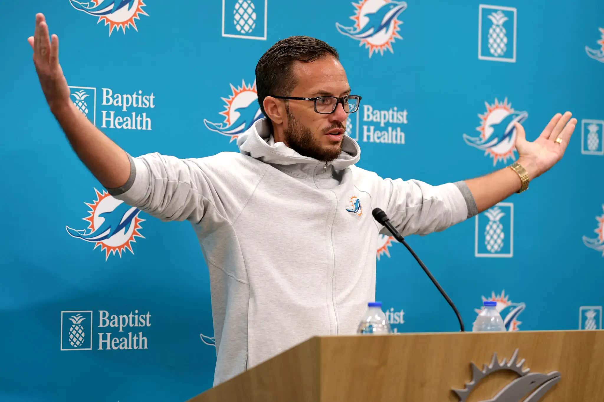 You Have To Love That Mike McDaniel Yells "BOOM, MOTHAFUCKA!" When Tyreek Hill And Jaylen Waddle Haul In Go Routes At Practice