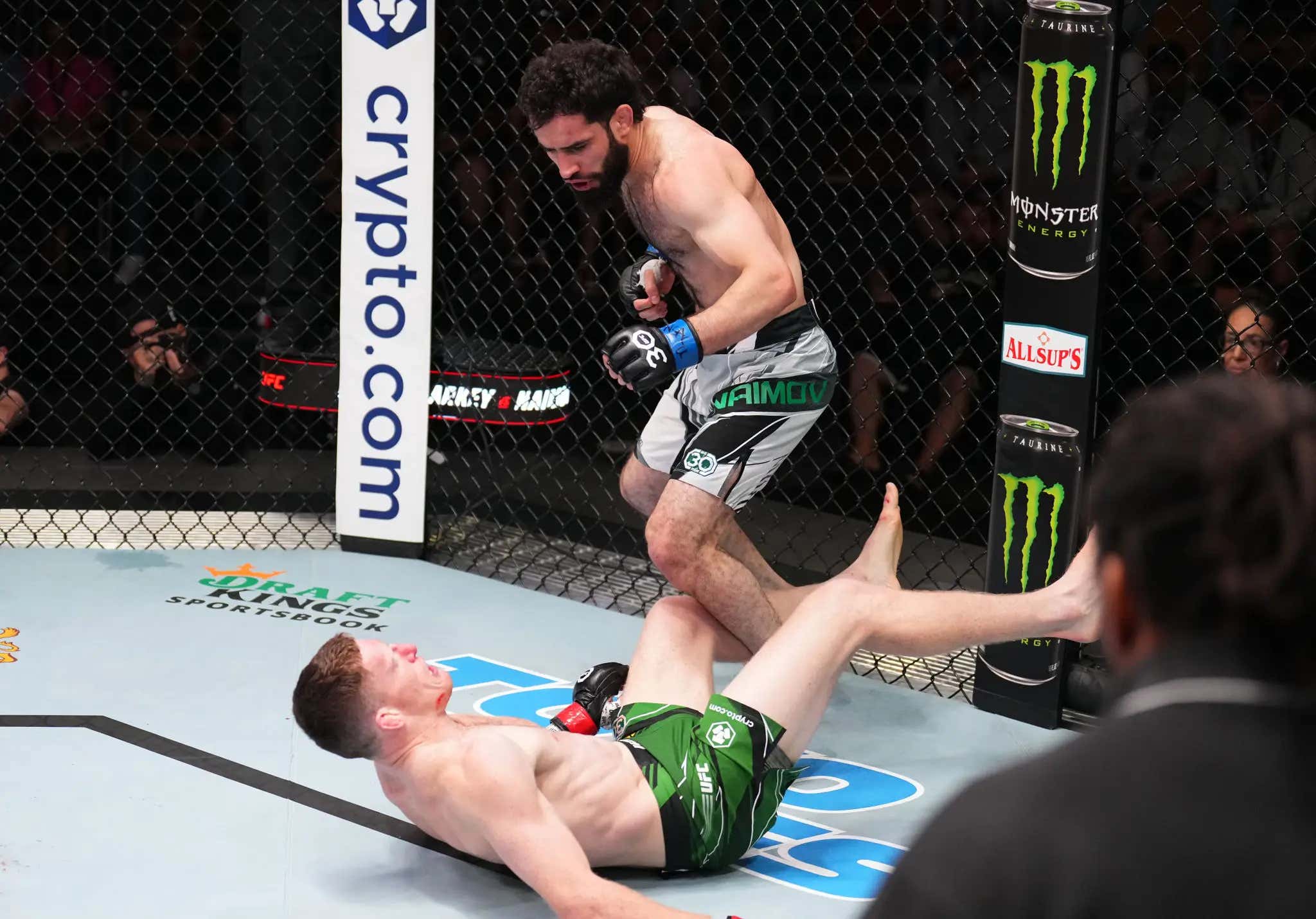 Short-Notice UFC Newcomer Muhammad Naimov KOs The Biggest Favorite On The Card Tonight