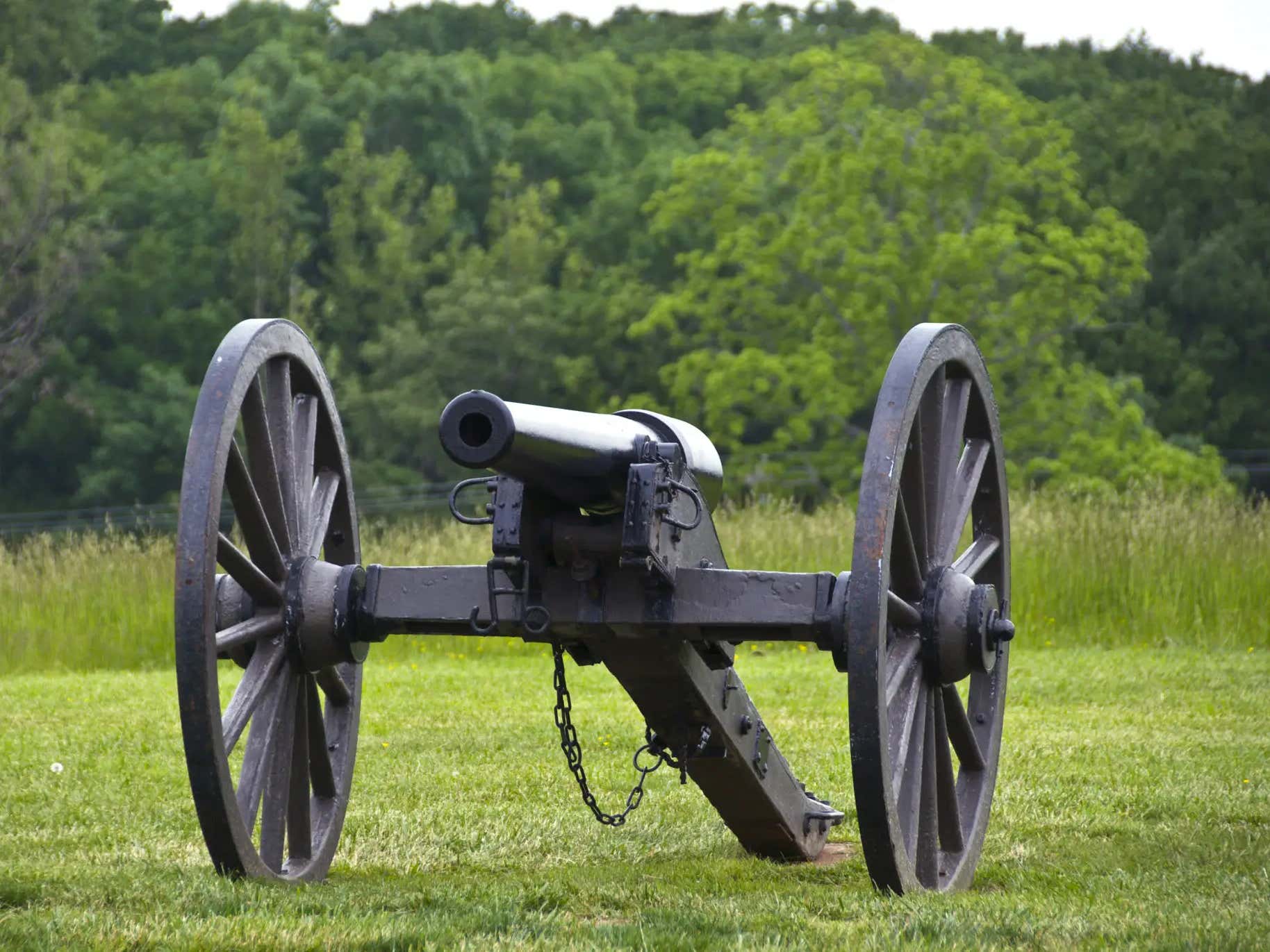 someone-stole-a-300-pound-cannon-in-philadelphia-so-i-m-sure-there-s