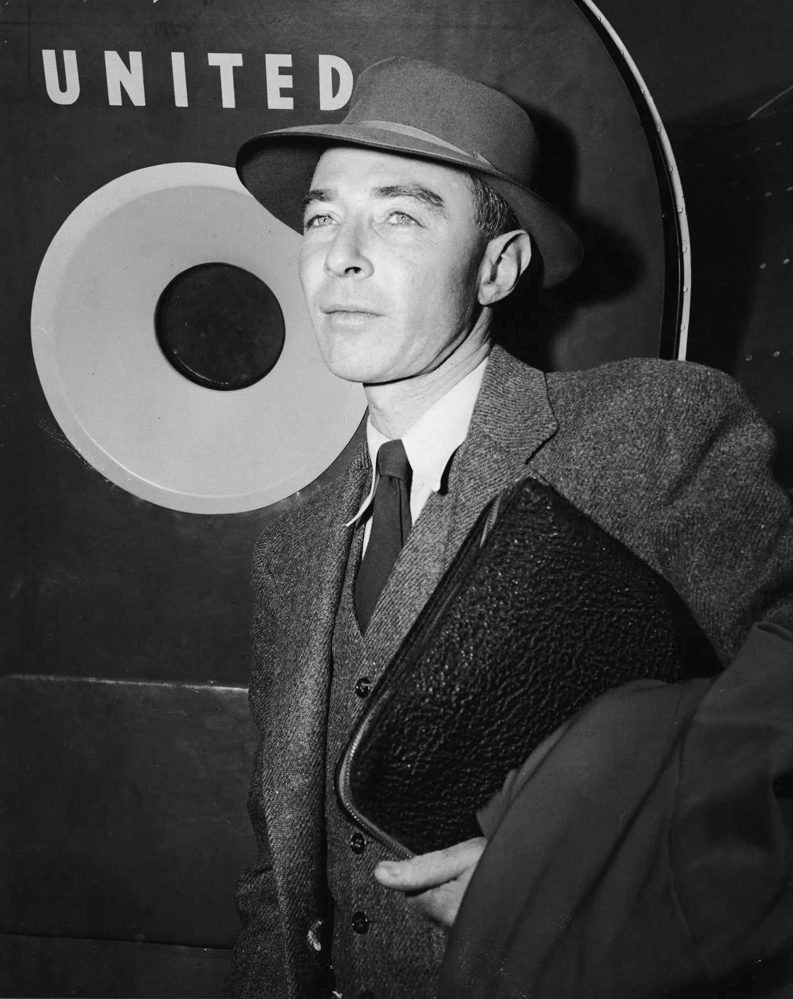 Oppenheimer Being A Potential Communist Spy Better Be Part Of The Story Told By Christopher Nolan