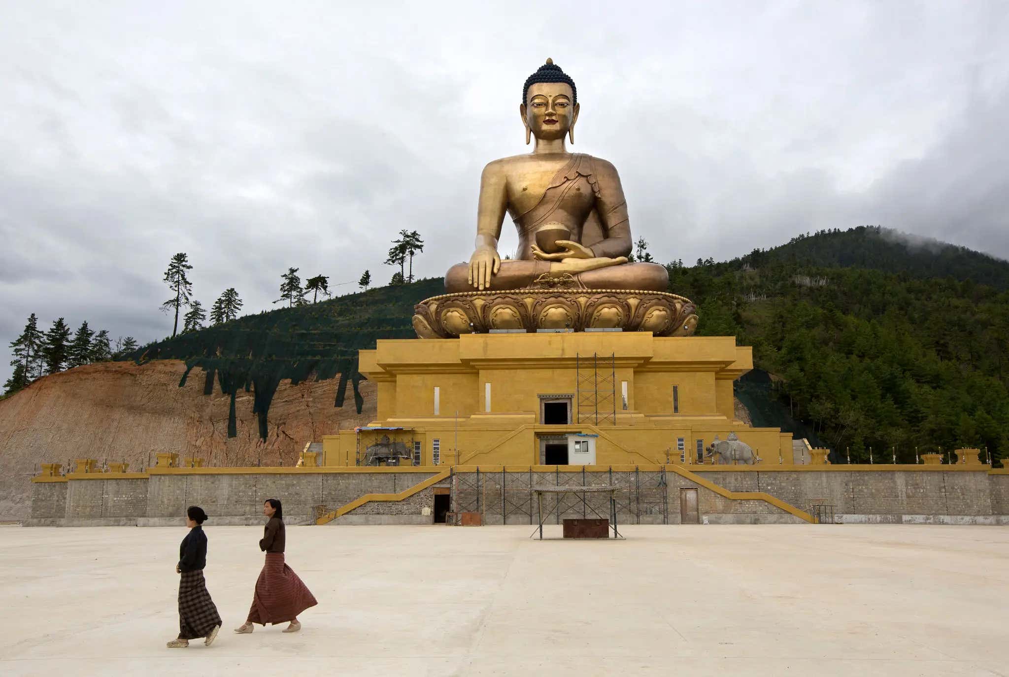 Kids Are Hitting Dingers In Front Of A Giant Buddhist Statue In Bhutan As The Country Is Becoming Obsessed With Baseball