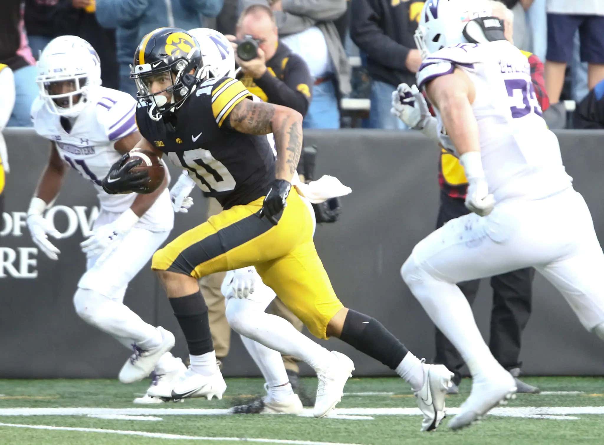 An Iowa Football Player Bet The Under In One Of The Hawkeyes' 2022 Games And Then Scored The Touchdown To Hit The Over