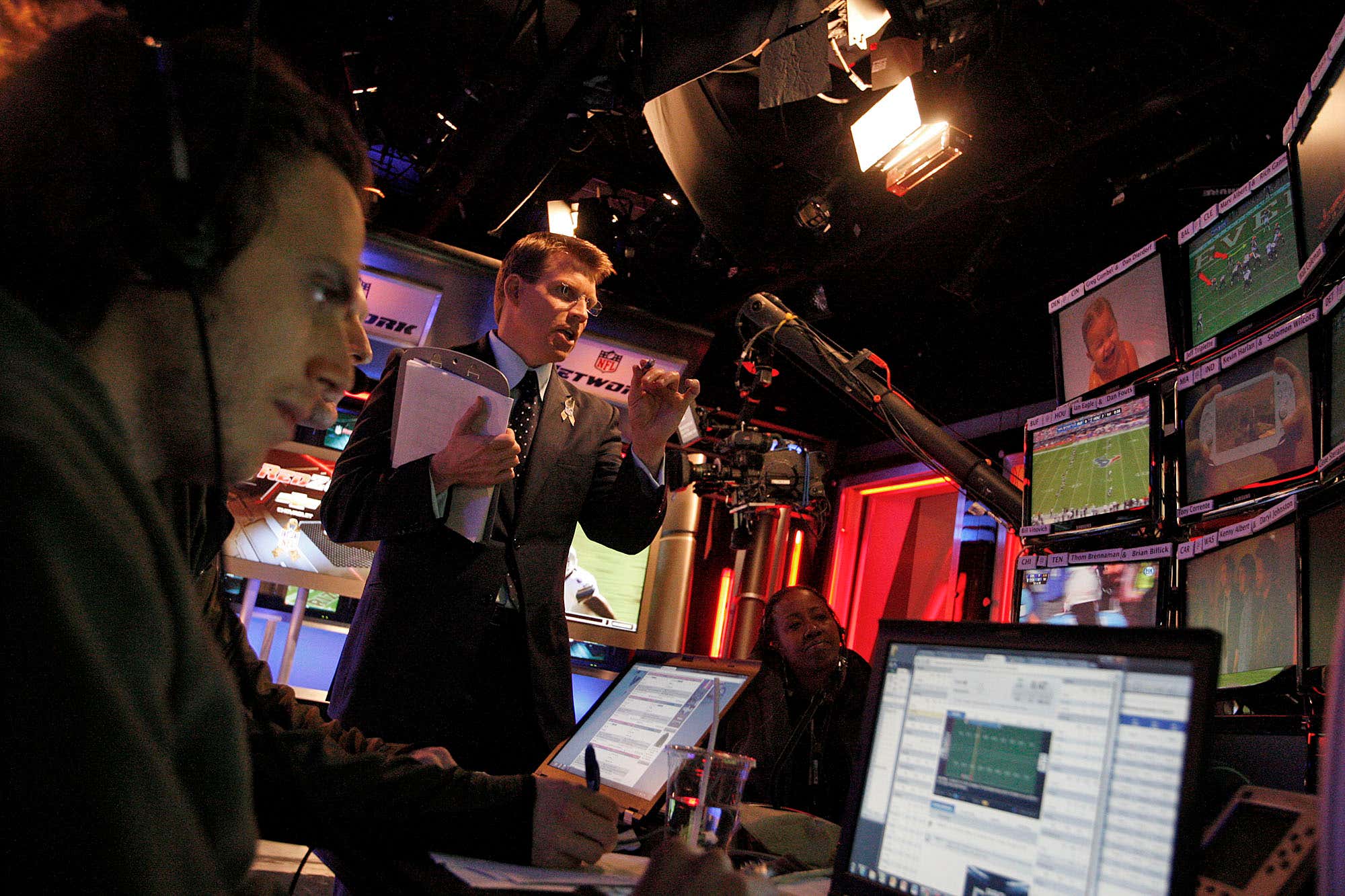 FINALLY: Scott Hanson Announces We'll Have At Least 3 Games During The Late Window Every Week Because Of How Many People Watch RedZone