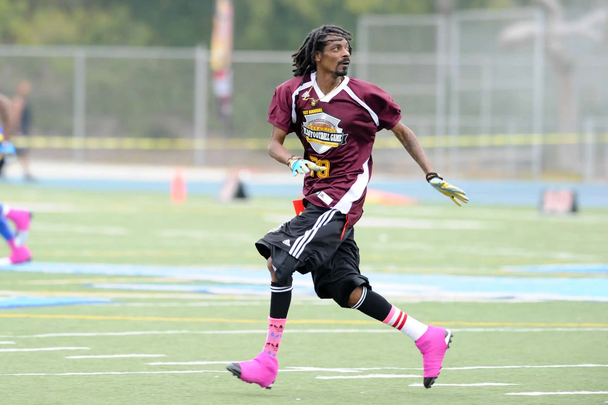 Snoop Dogg Is The Greatest Football Commentator We Have In America, Get Him In The Booth Immediately