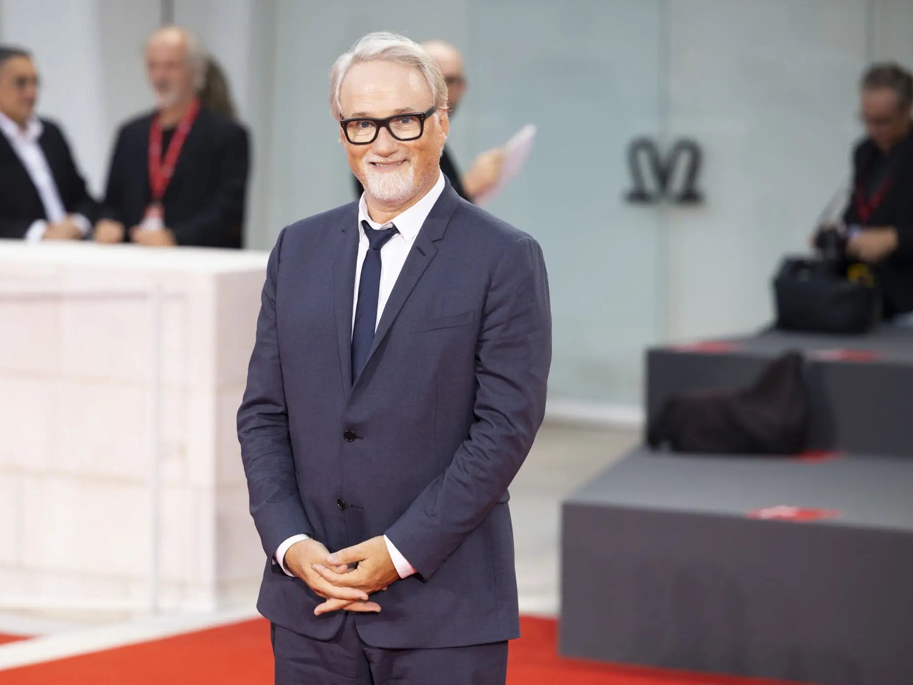David Fincher Was So Uncomfortable During The Standing Ovation For His New Film "The Killer" That He Tried To Leave