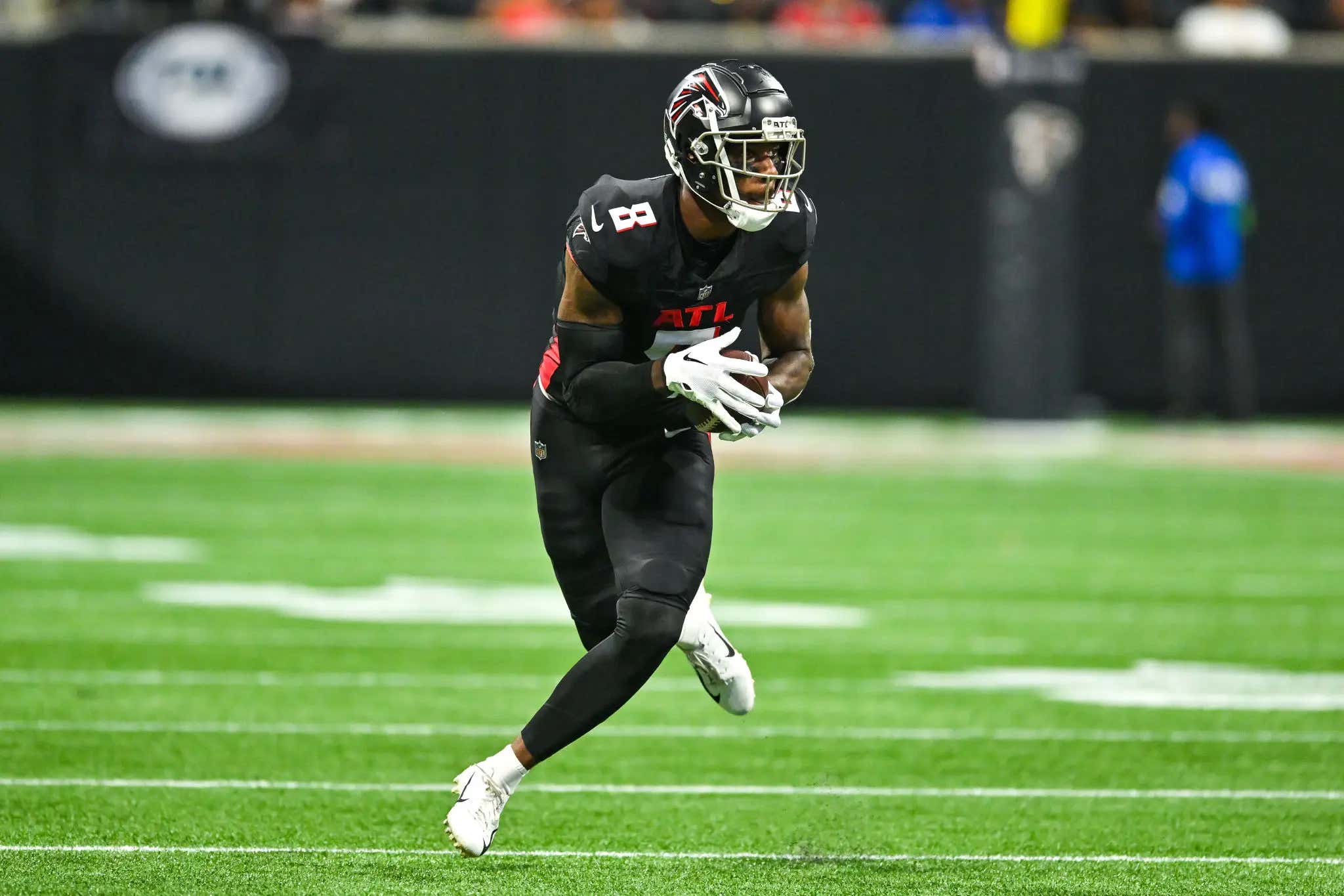 WATCH: Desmond Ridder Should Probably Start Looking For Kyle Pitts One Of The Dozen Times He Gets Comically Wide Open