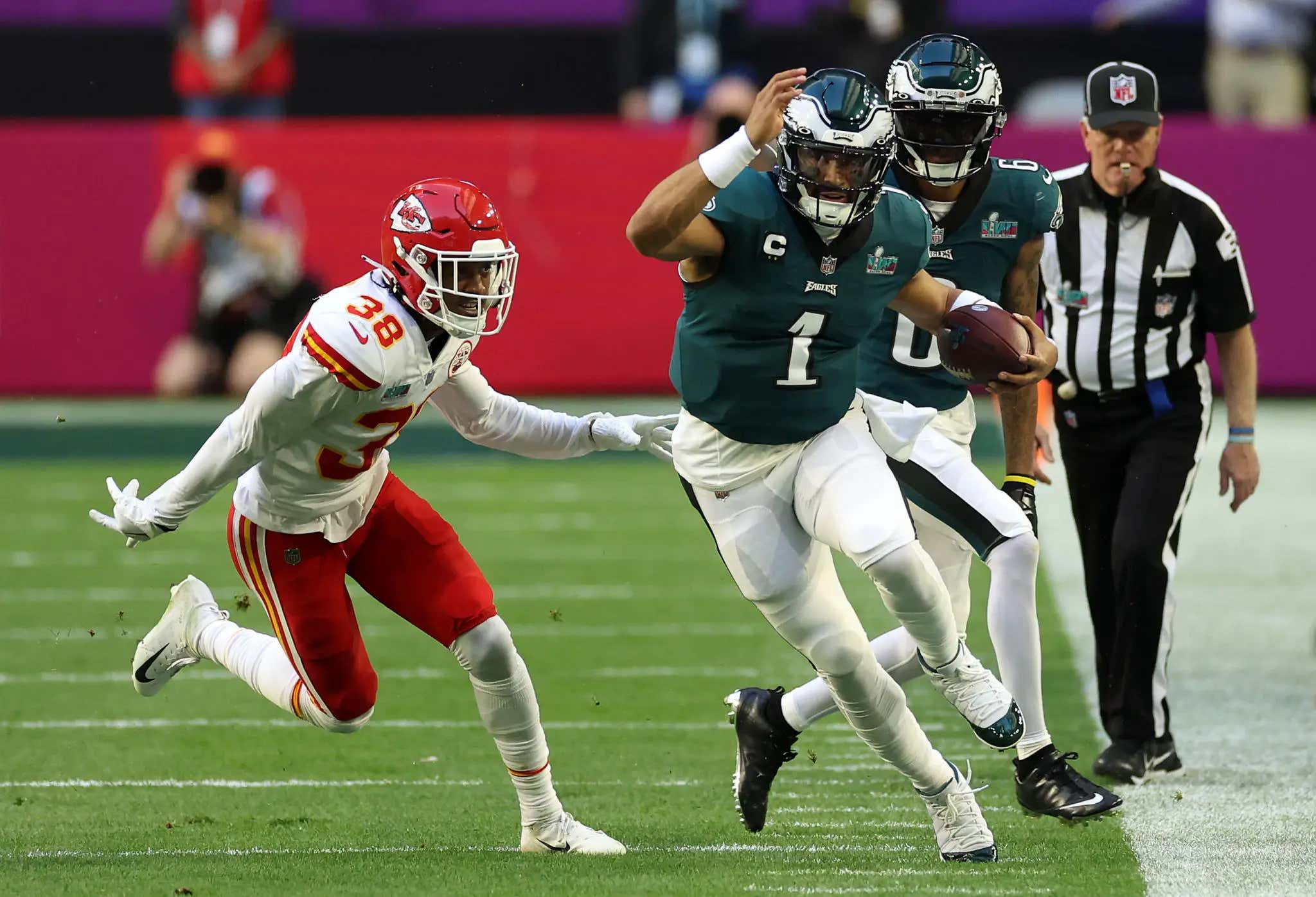 Jalen Hurts Being "Probably Only 65%-75%" During The Super Bowl Is One Amazing And Dangerous Claim