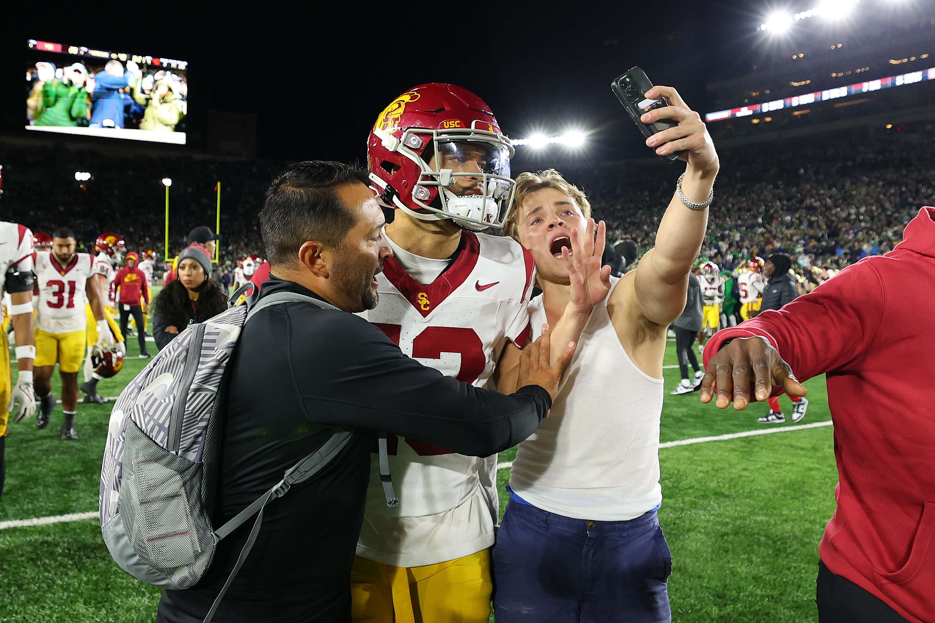 Caleb Williams Channeled Evan Neal to Clap Back at His Notre Dame Troll and it's Not the Best Look for a Future No. 1 Pick
