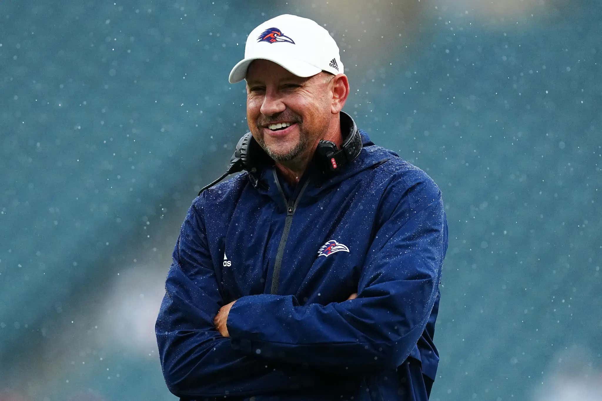 Lead From The Front: UTSA Head Coach Got His Finger Mashed By A Rat Trap After Loading Them Up In Lockers To Remind Players Not To Eat The Cheese