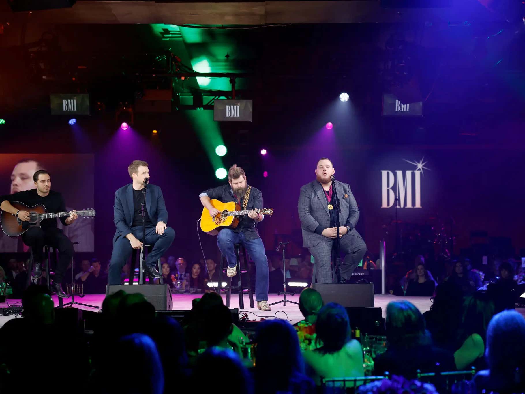 AWESOME Luke Combs And Wallen Hopped On Stage And Only Sung The Other Person's Songs
