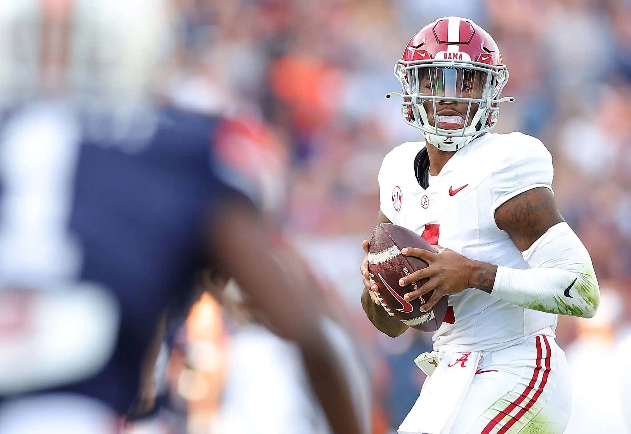ALABAMA SCORES ON 4TH AND GOAL FROM THE 31-YARD LINE TO WIN THE IRON BOWL