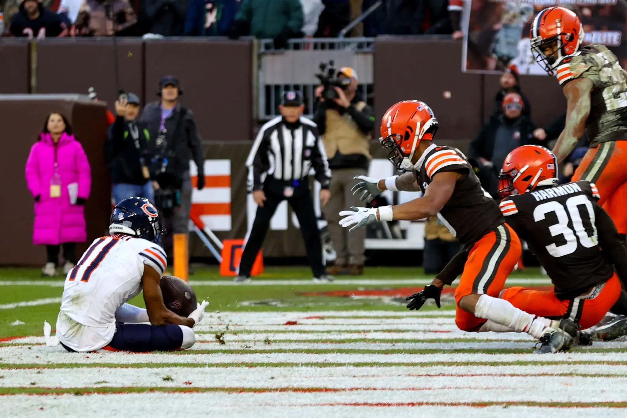 DJ Moore And Darnell Mooney Are Both Convinced That Justin Fields Is The Guy