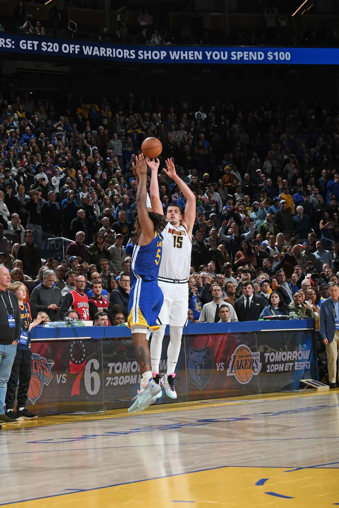 Nikola Jokic Buried The Warriors With An Insane Buzzer Beater To Cap Off A Huge 4th Quarter Nuggets Comeback