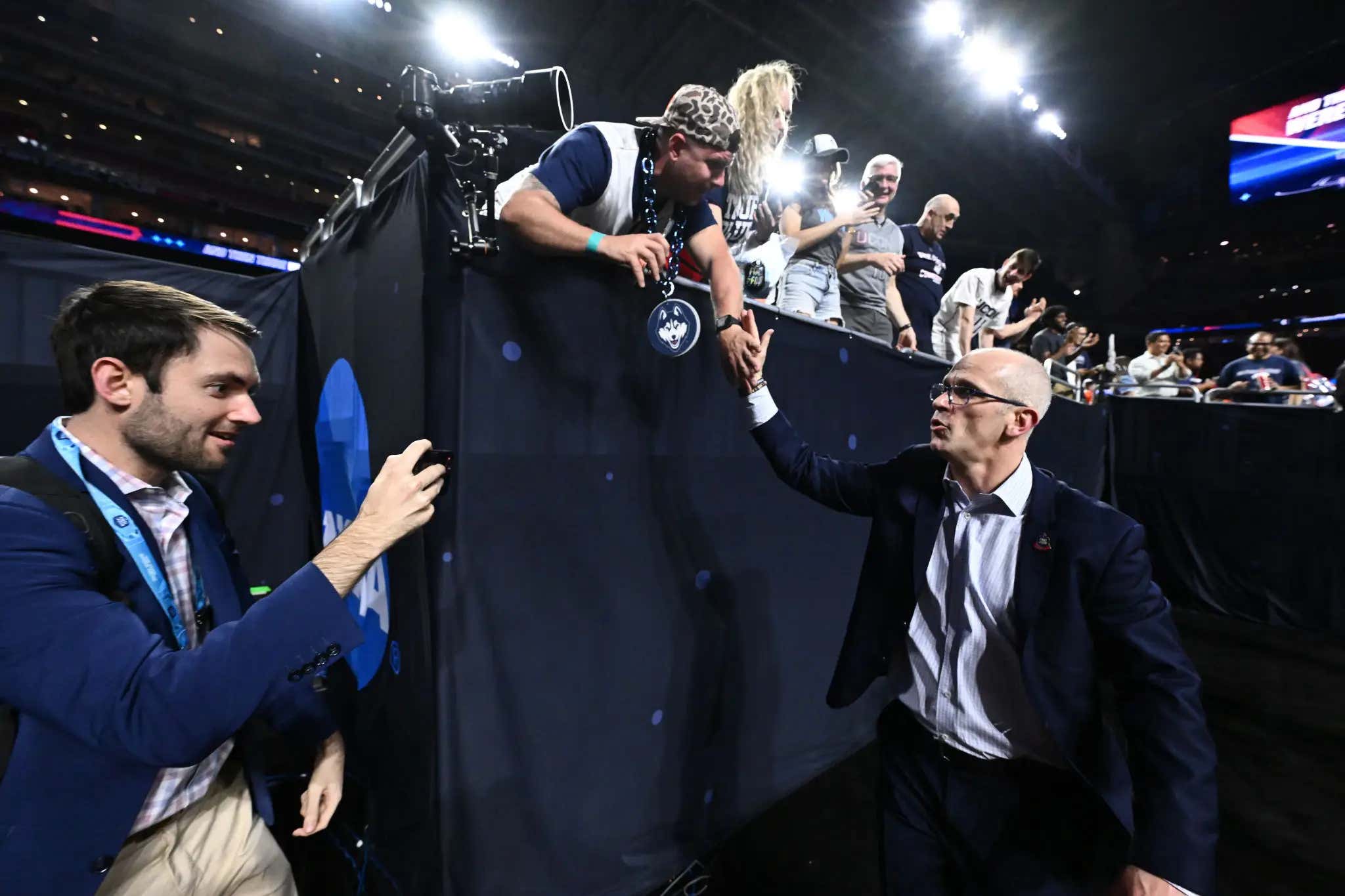 UConn Breaking Out $2 Beer Night For Their First Game In 15 Years As The No. 1 Ranked Team Has To Be Some Sort Of NCAA Violation