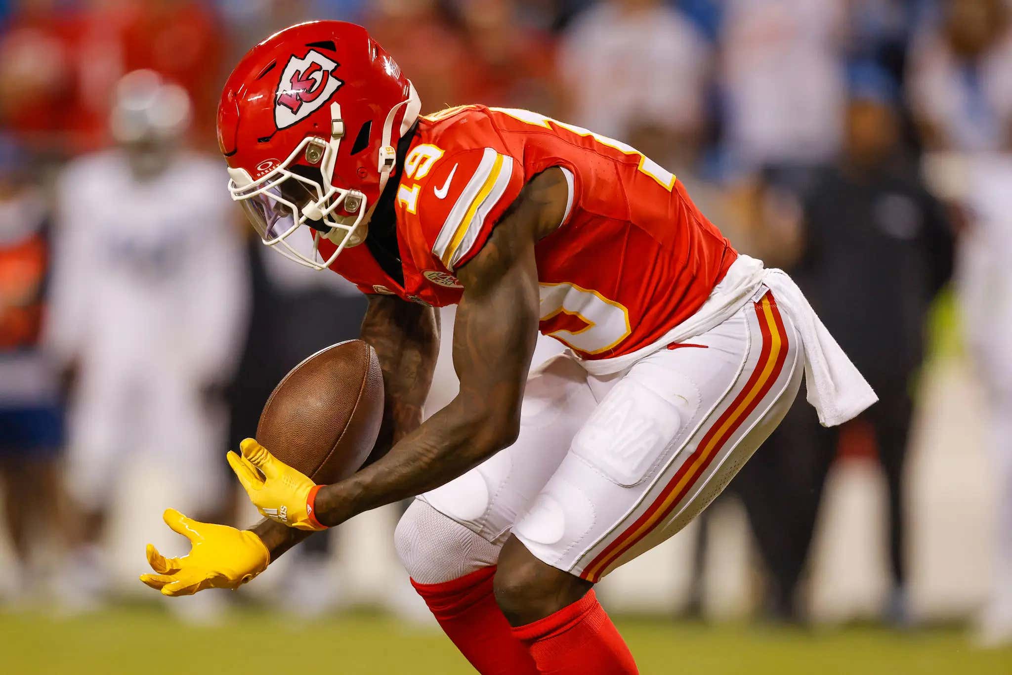 The Chiefs Are Getting So Cocky They Are Now Breaking Out A Quadruple Pass Play, Somehow Letting Kadarius Toney Catch The Ball Twice