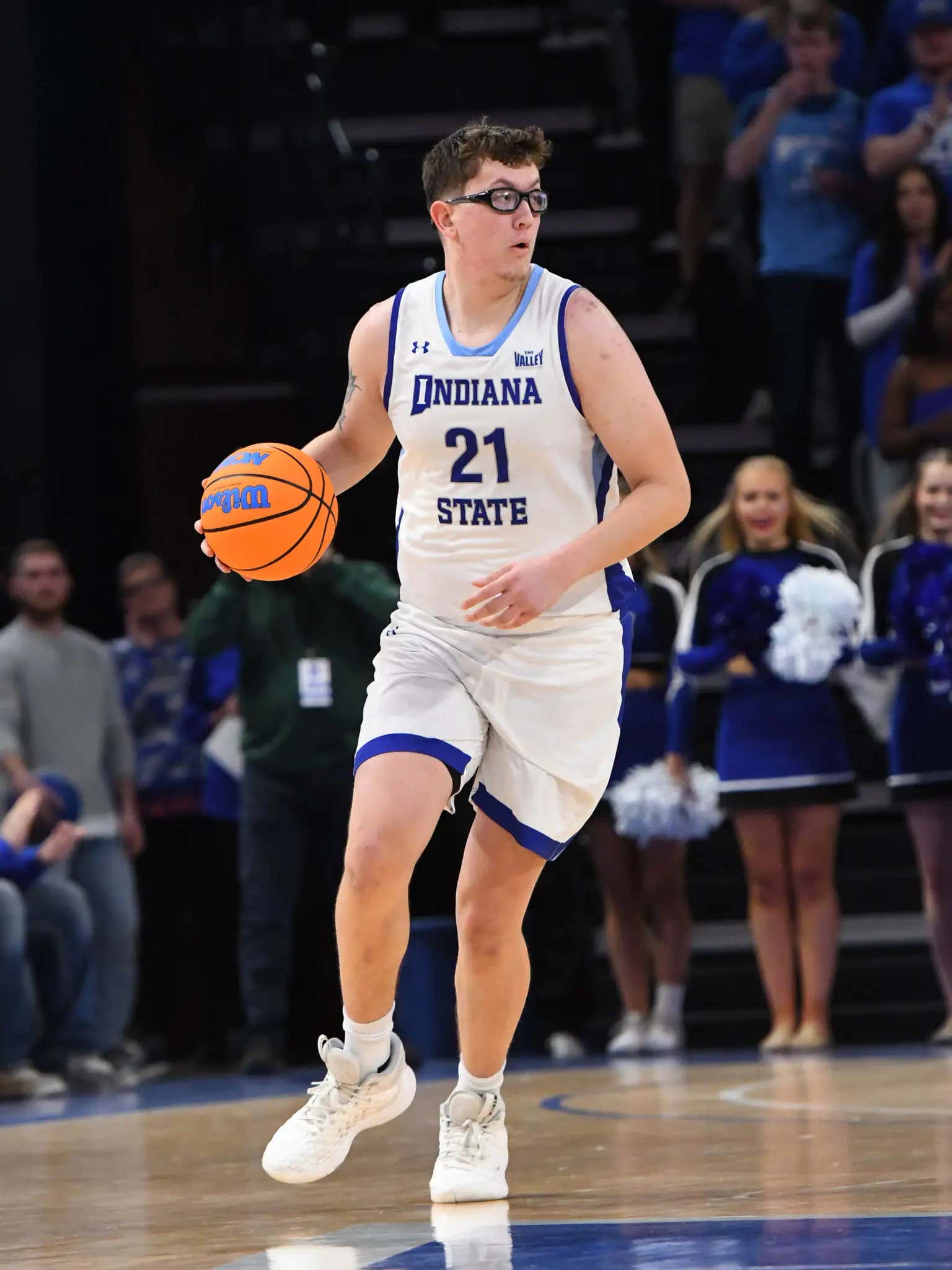 The Legend Of Robbie Avila Grows With Twitter Giving Him The Incredible Nickname Of.... Cream Abdul Jabbar