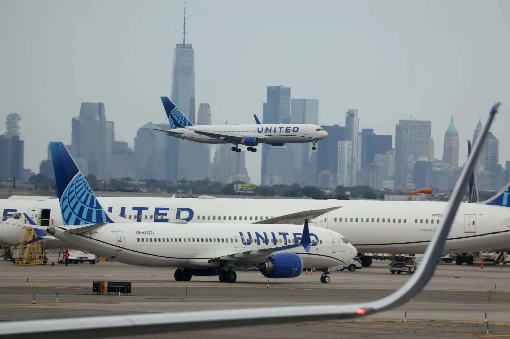 United Airlines Is Implementing A REQUIREMENT That Passengers Use Headphones, And Those Who Refuse Could Be Removed From Flights And Potentially Banned For Life