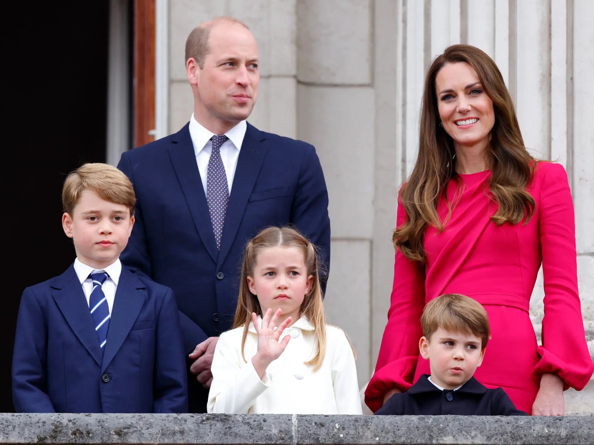 So Many People Think This Photo Of Kate Middleton And Her Kids Is Edited That News Outlets Have Pulled The Image From Its Systems And Archives